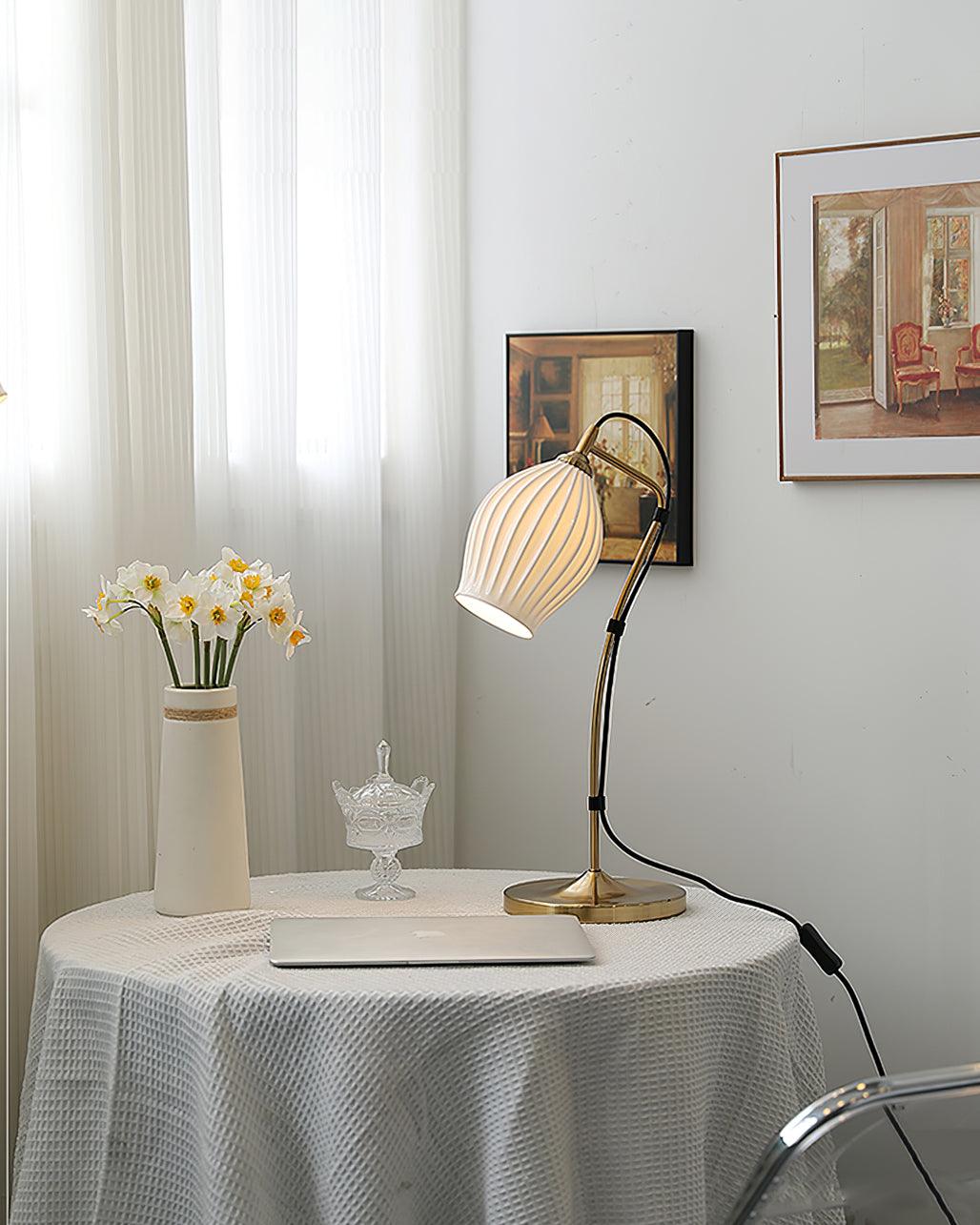 ceramic-ribbed-table-lamp-anzaz--13
