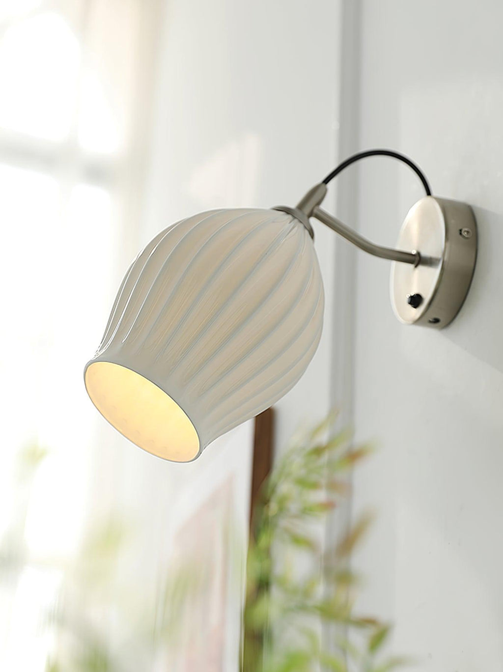 ceramic-ribbed-wall-light-anzaz--4