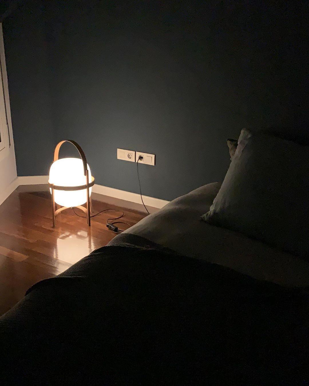 portable-lantern-glass-table-lamp-anzaz--26