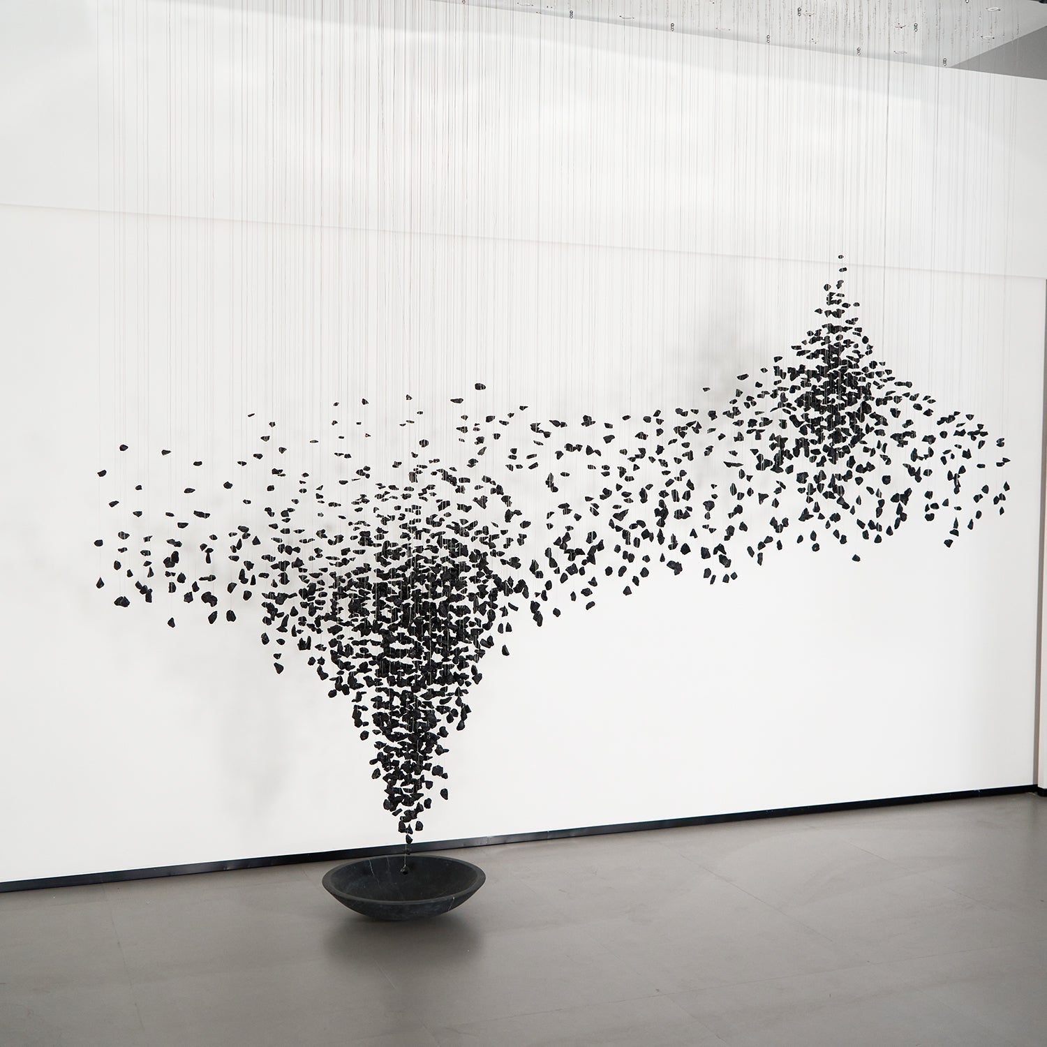 charcoal-shape-hourglass-chandelier-anzaz--4