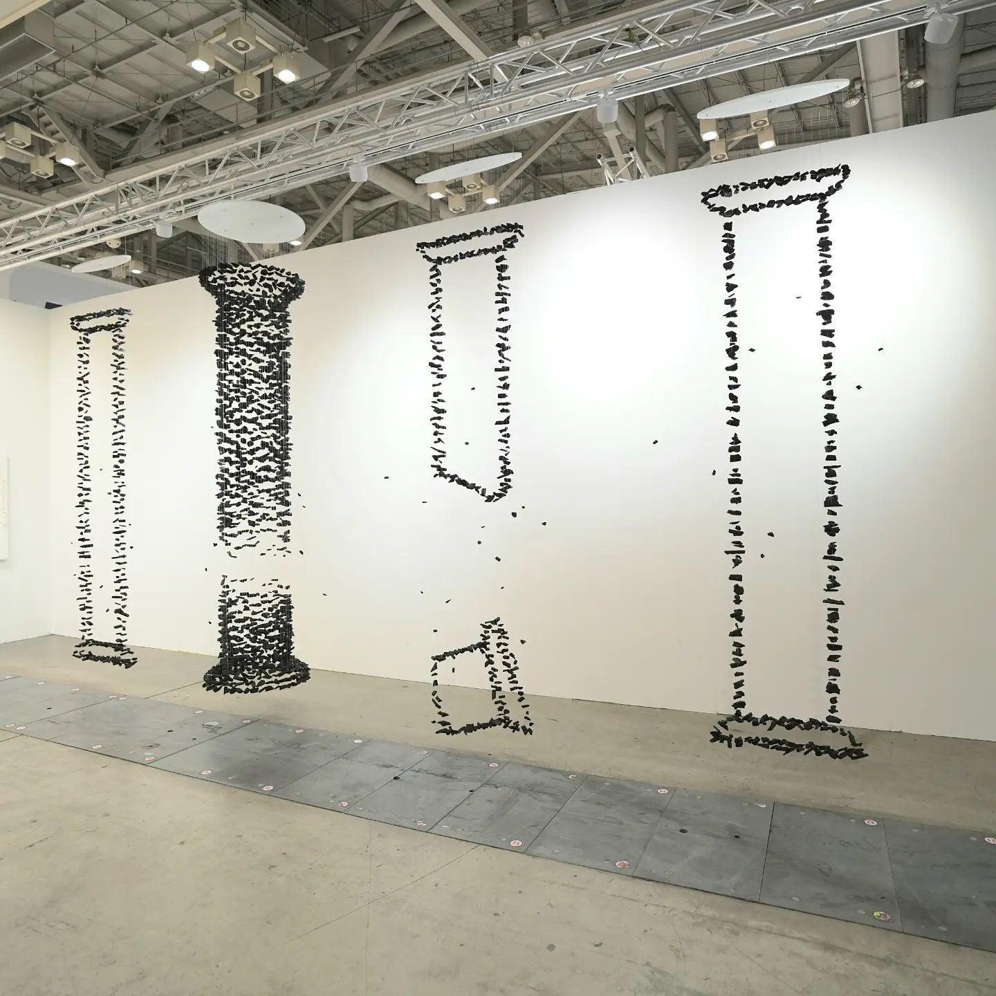 charcoal-chandeliers-s-to-z-anzaz--29