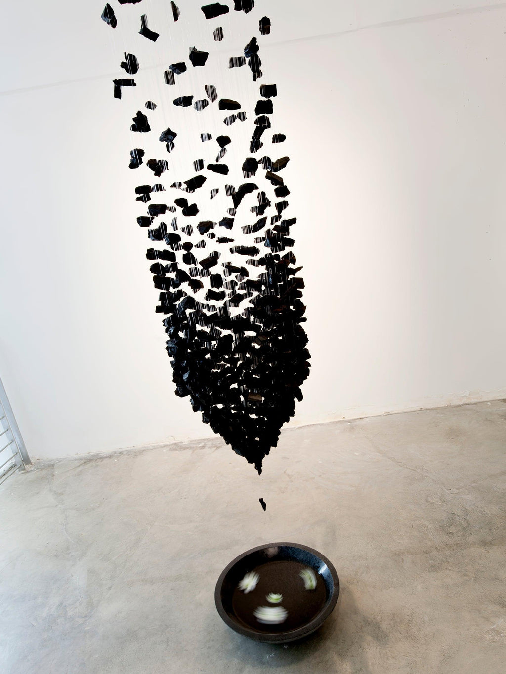 charcoal-chandeliers-s-to-z-anzaz--42