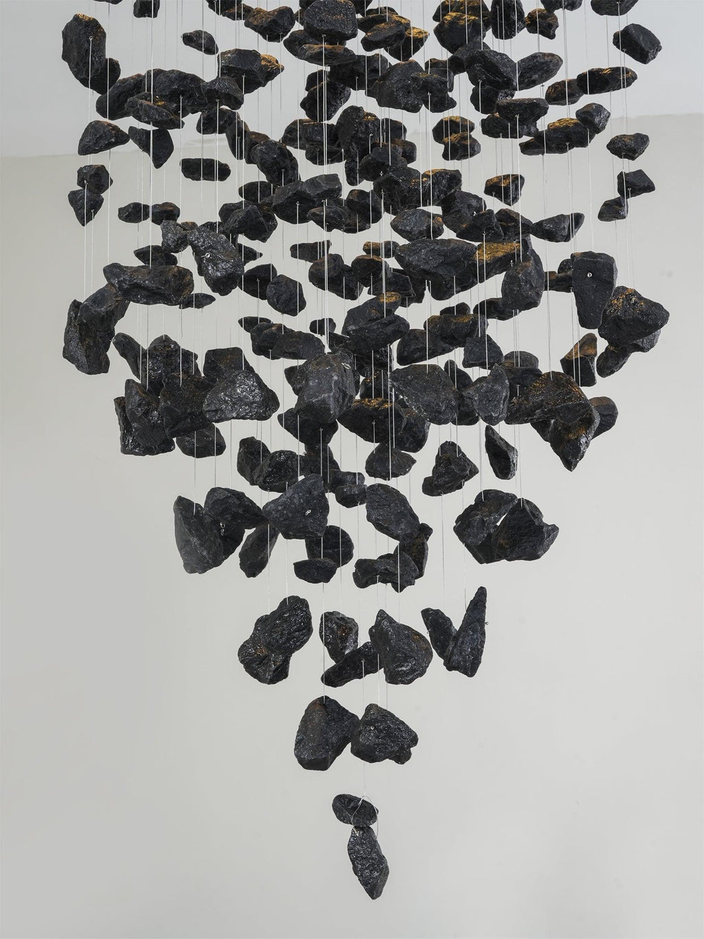 charcoal-chandeliers-s-to-z-anzaz-Black-12