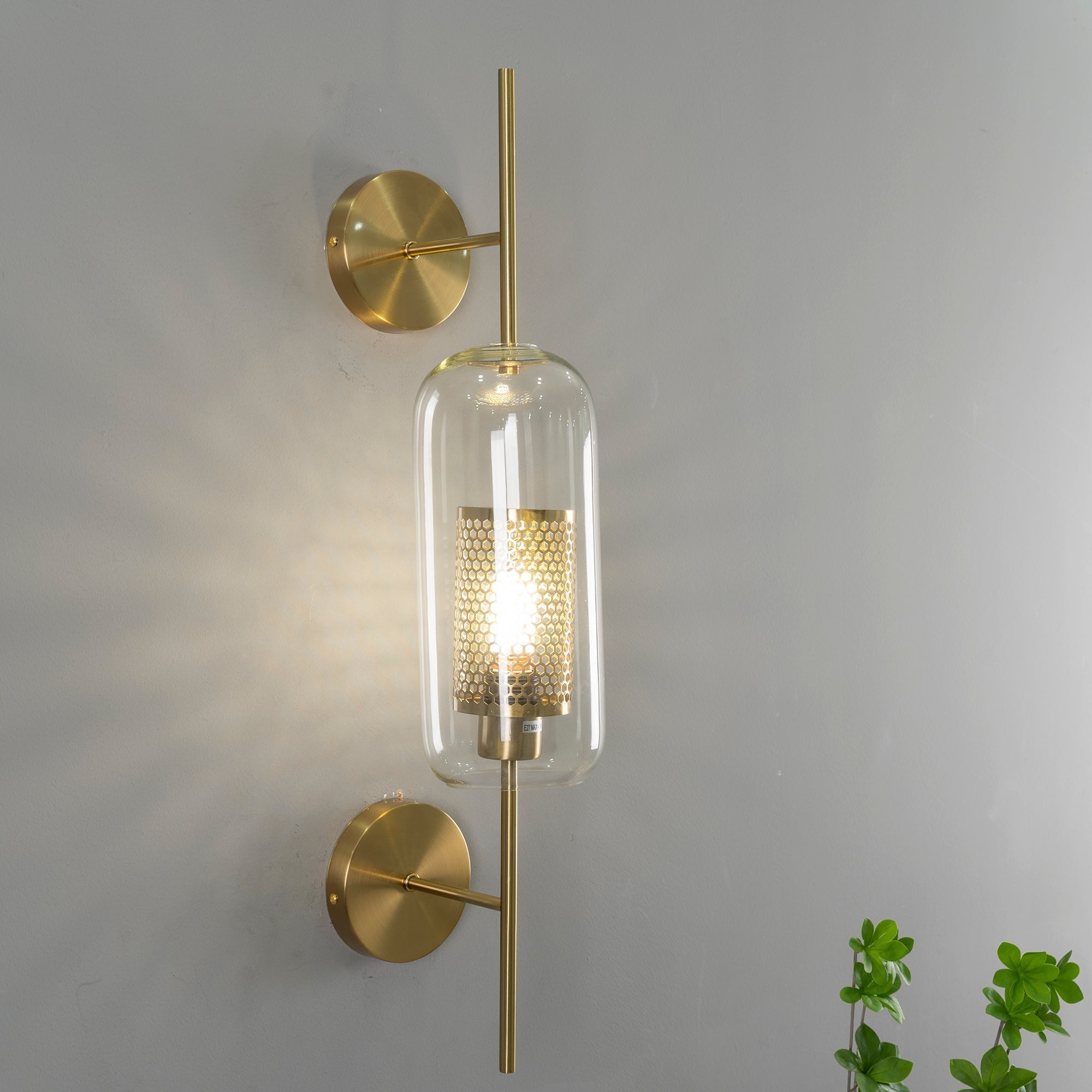 chiswick-glass-wall-light-anzaz--105