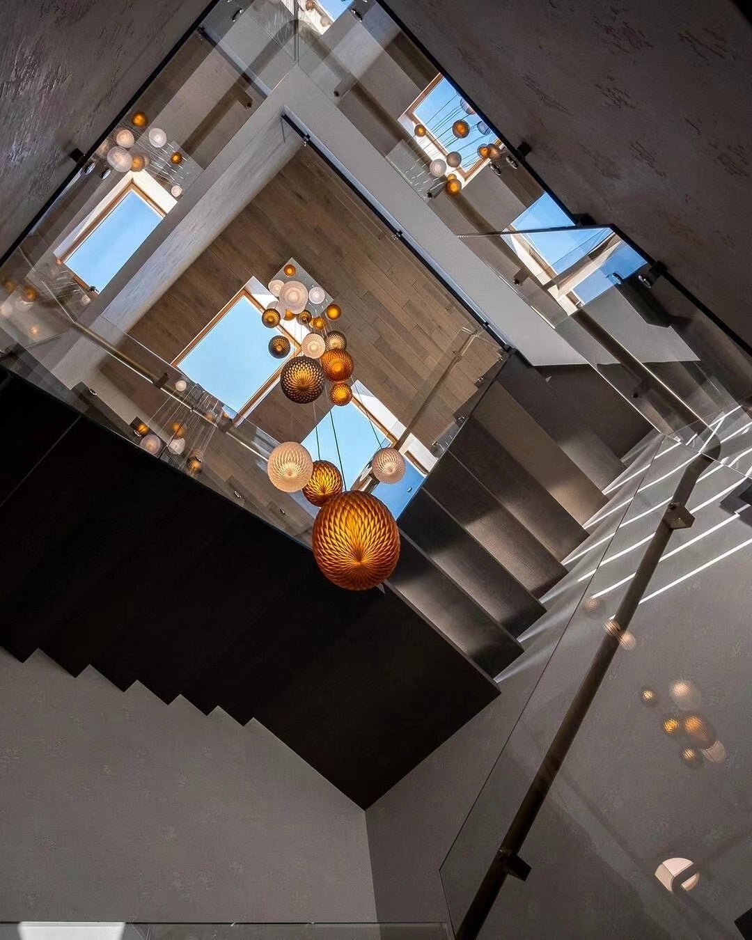 chromatic-gem-drop-chandelier-anzaz--13