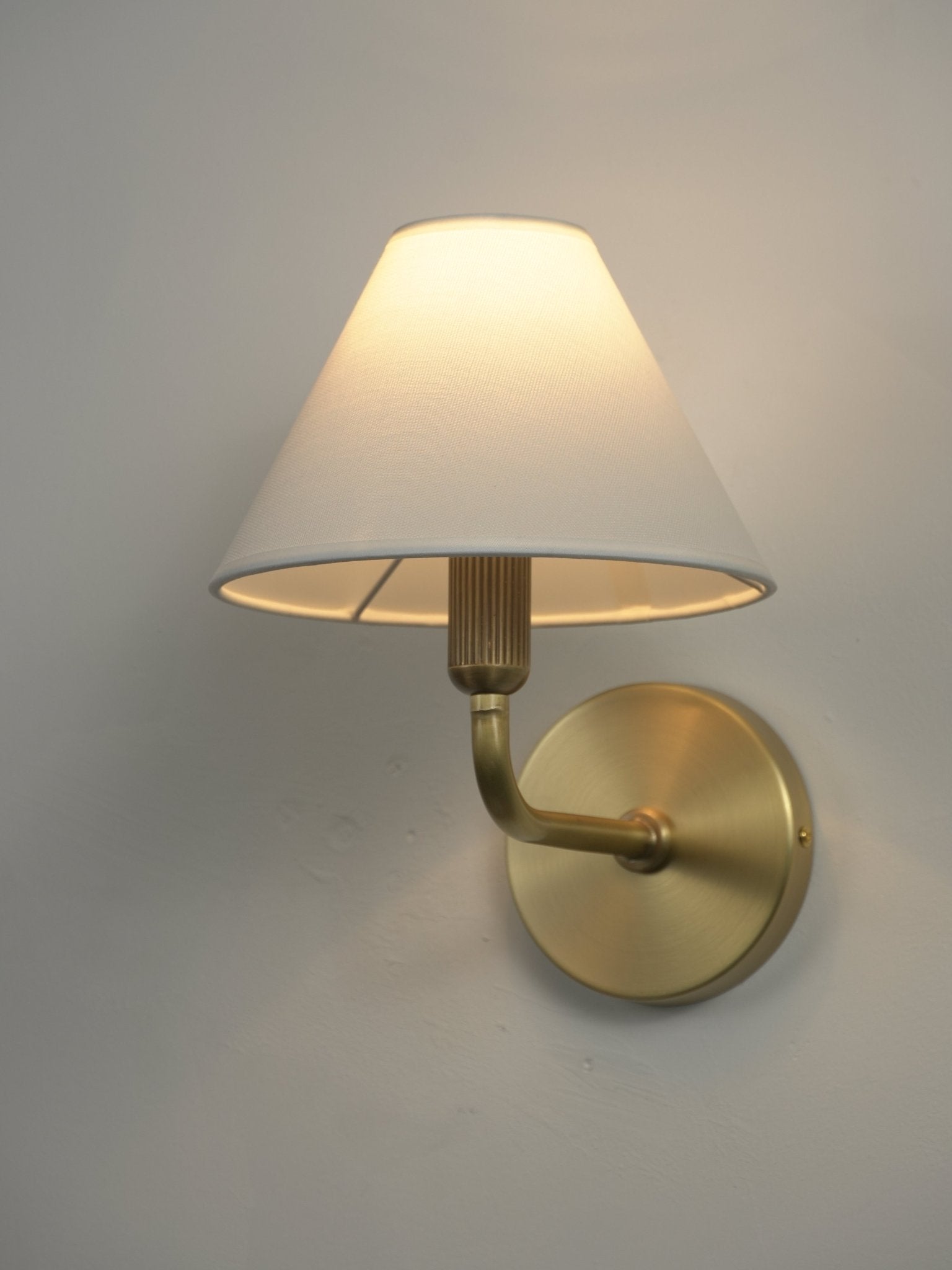 clara-brass-wall-sconce-anzaz--11