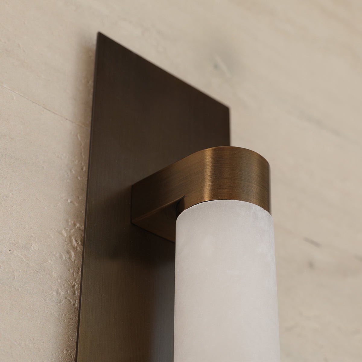 columnar-alabaster-sconce-anzaz--14