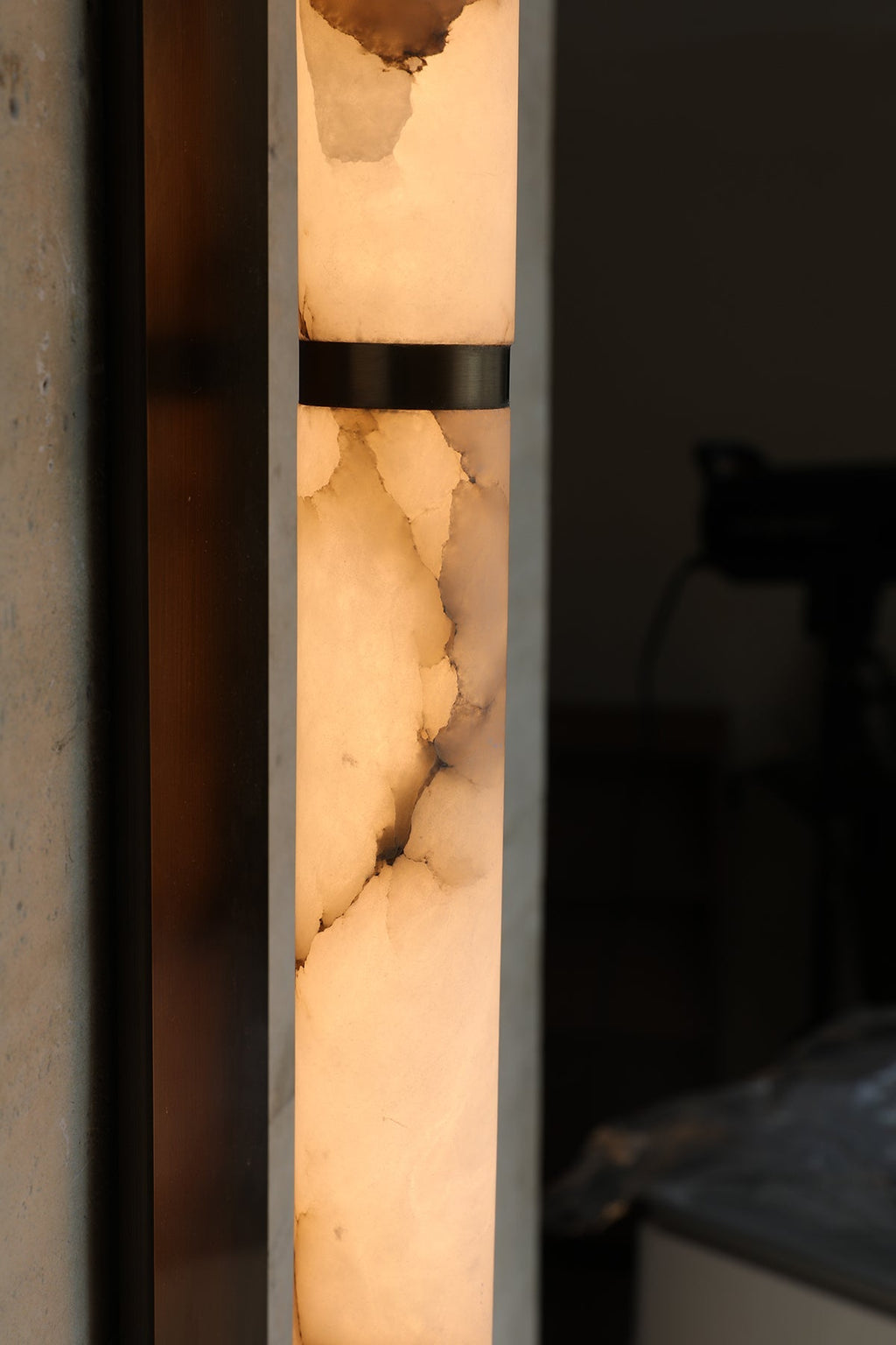 columnar-alabaster-sconce-anzaz--5