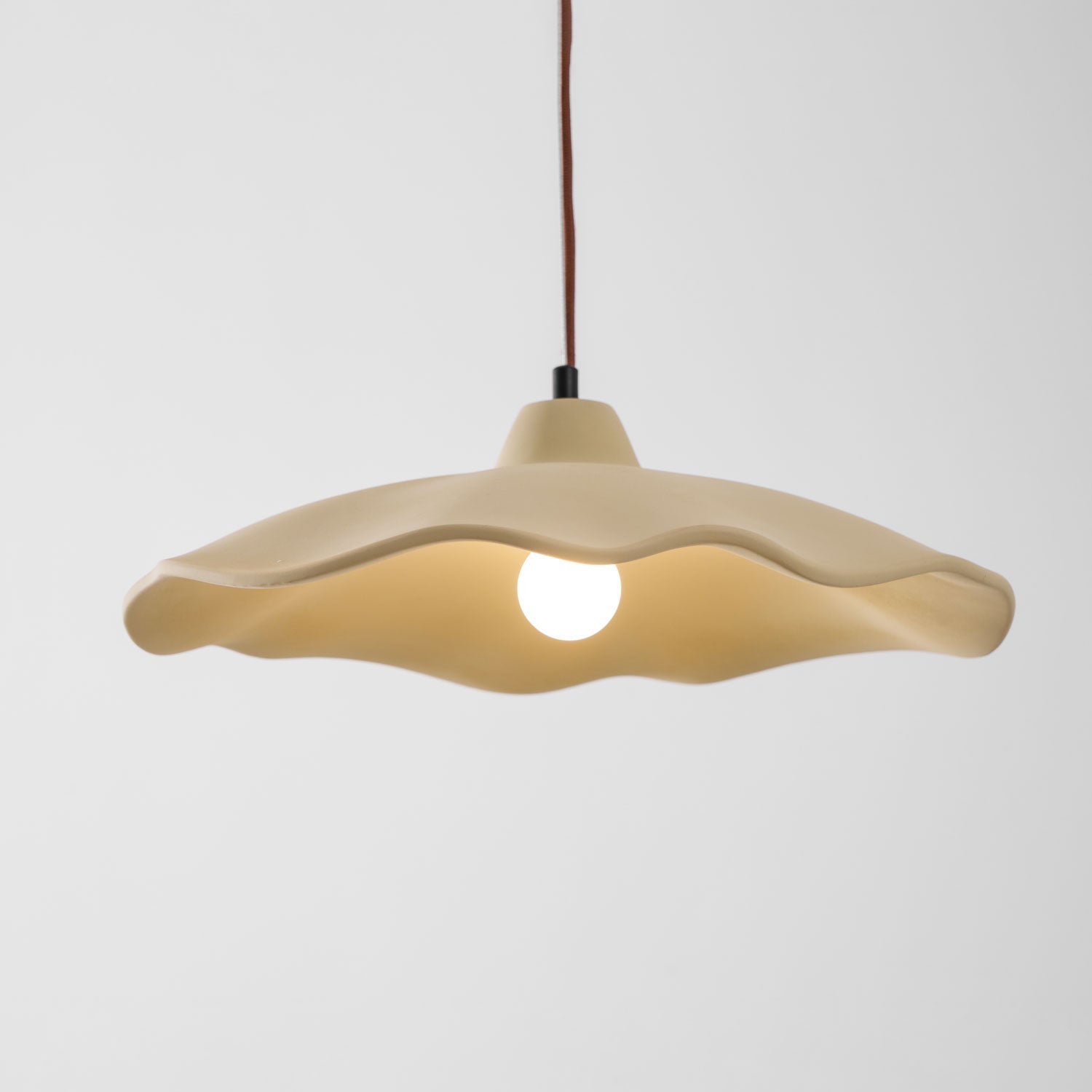 concrete-petal-pendant-light-anzaz--16