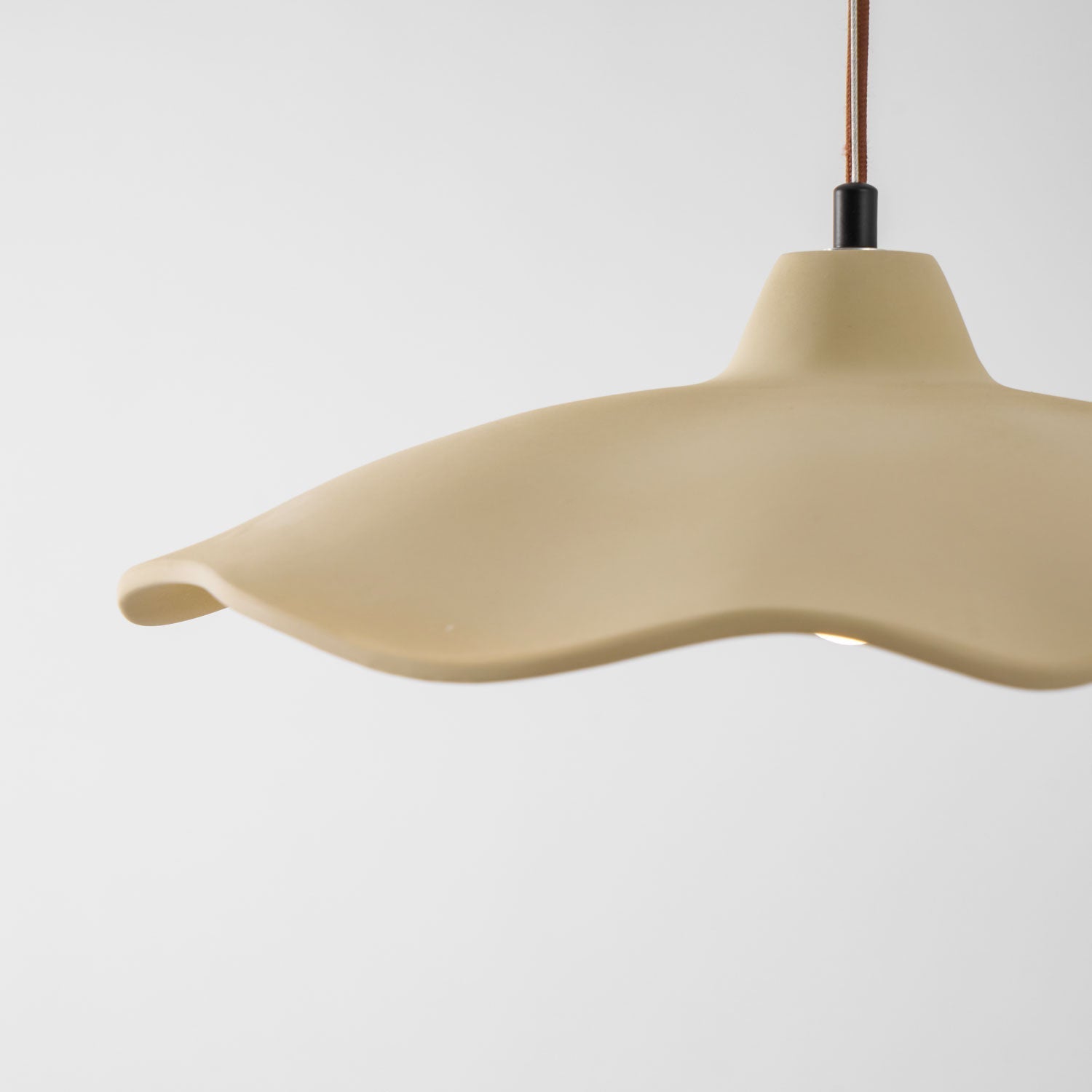 concrete-petal-pendant-light-anzaz--11