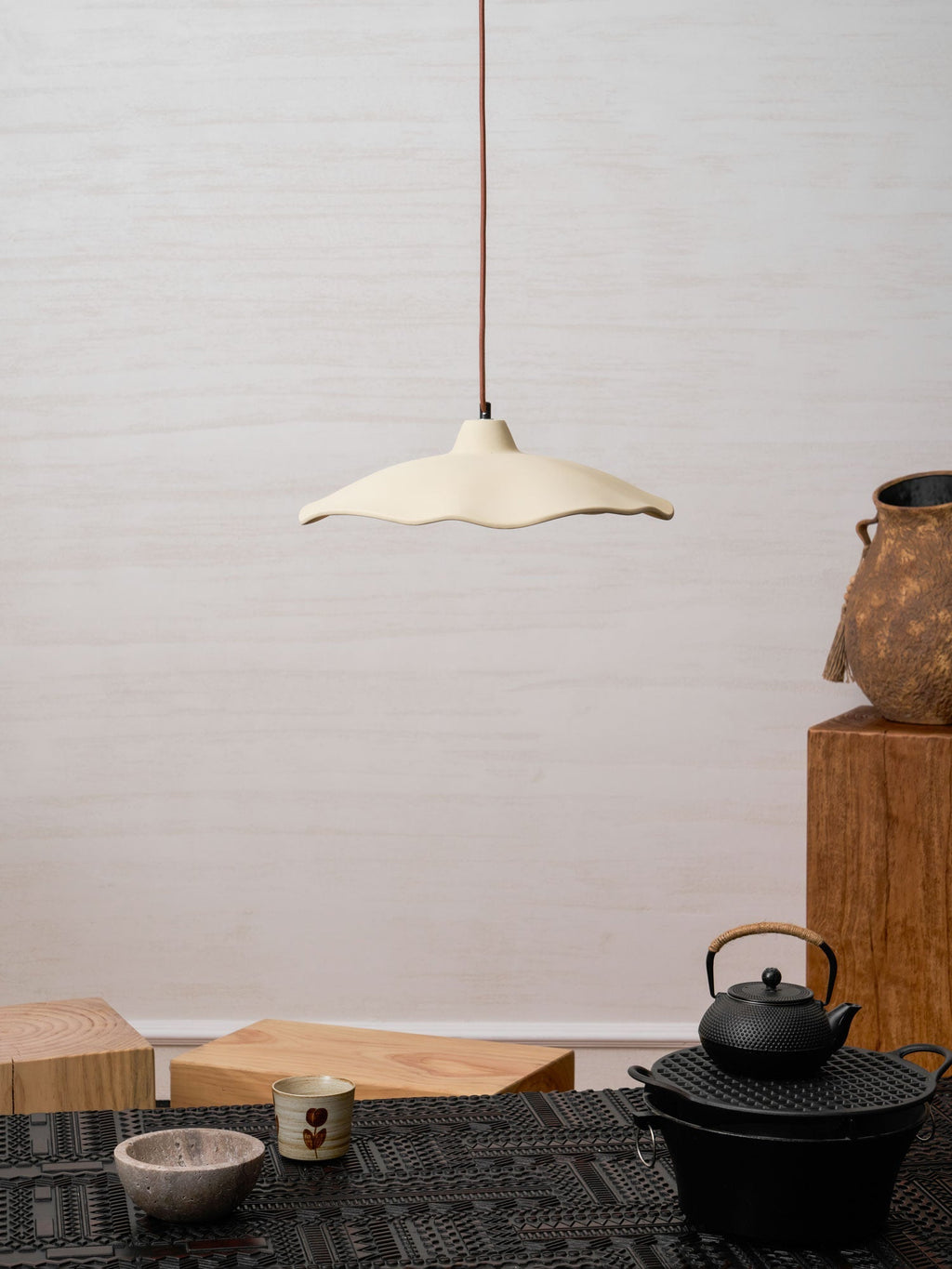 concrete-petal-pendant-light-anzaz--6