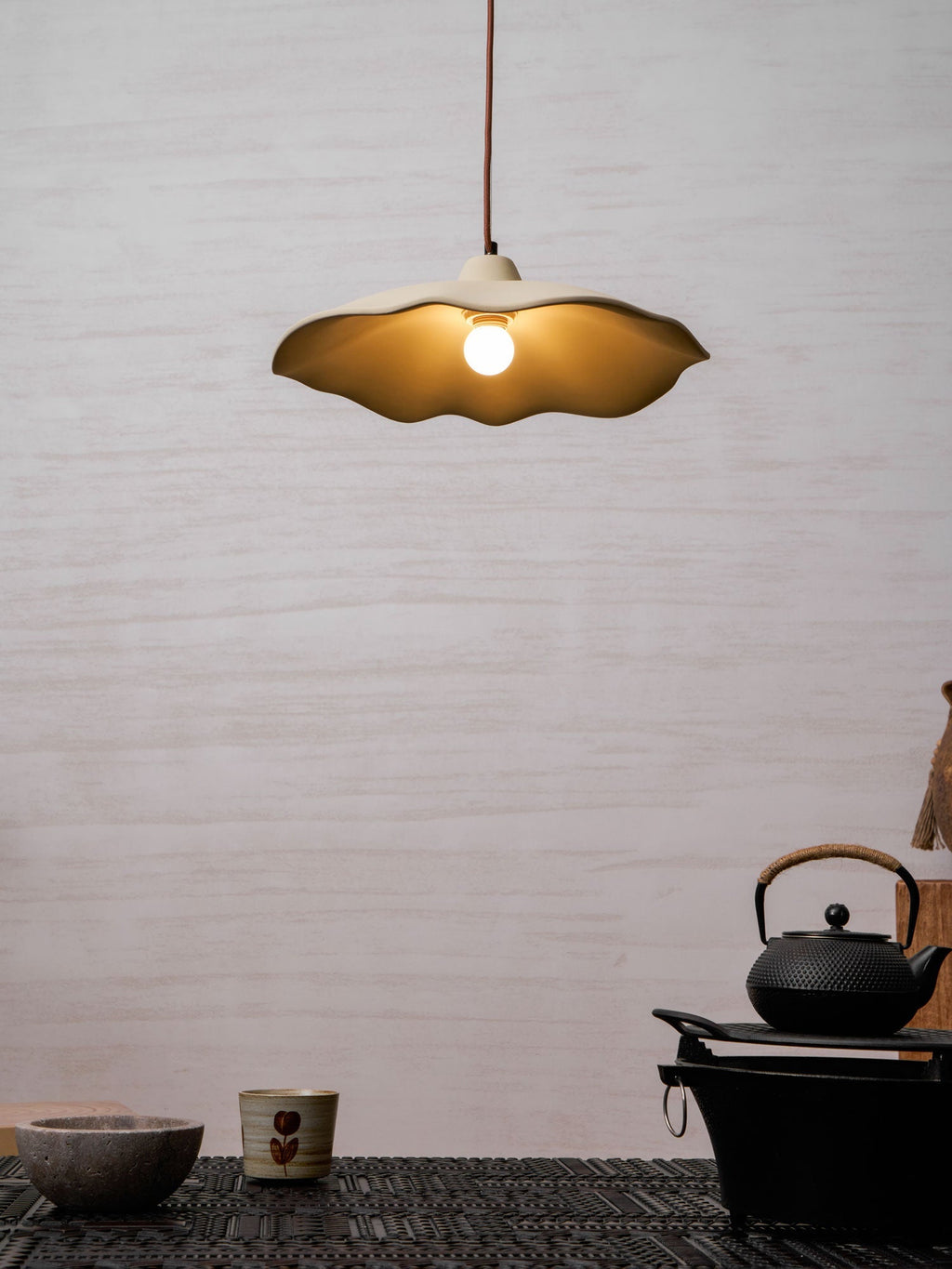 concrete-petal-pendant-light-anzaz--7