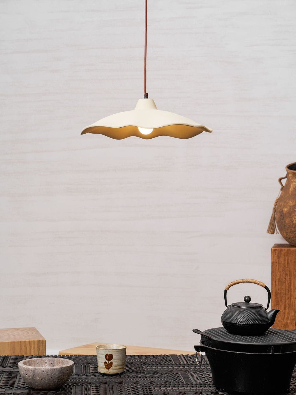 concrete-petal-pendant-light-anzaz--3