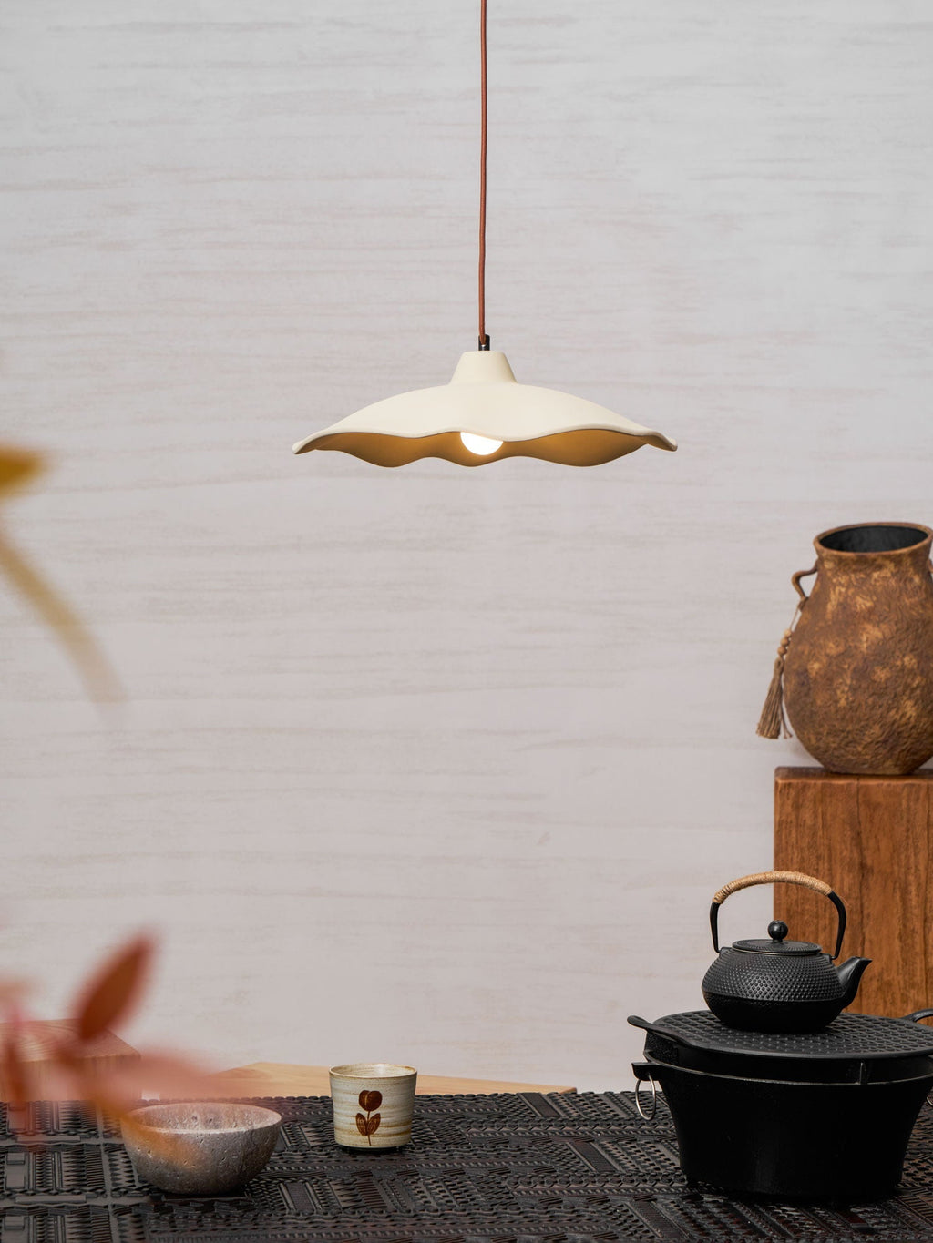 concrete-petal-pendant-light-anzaz--8