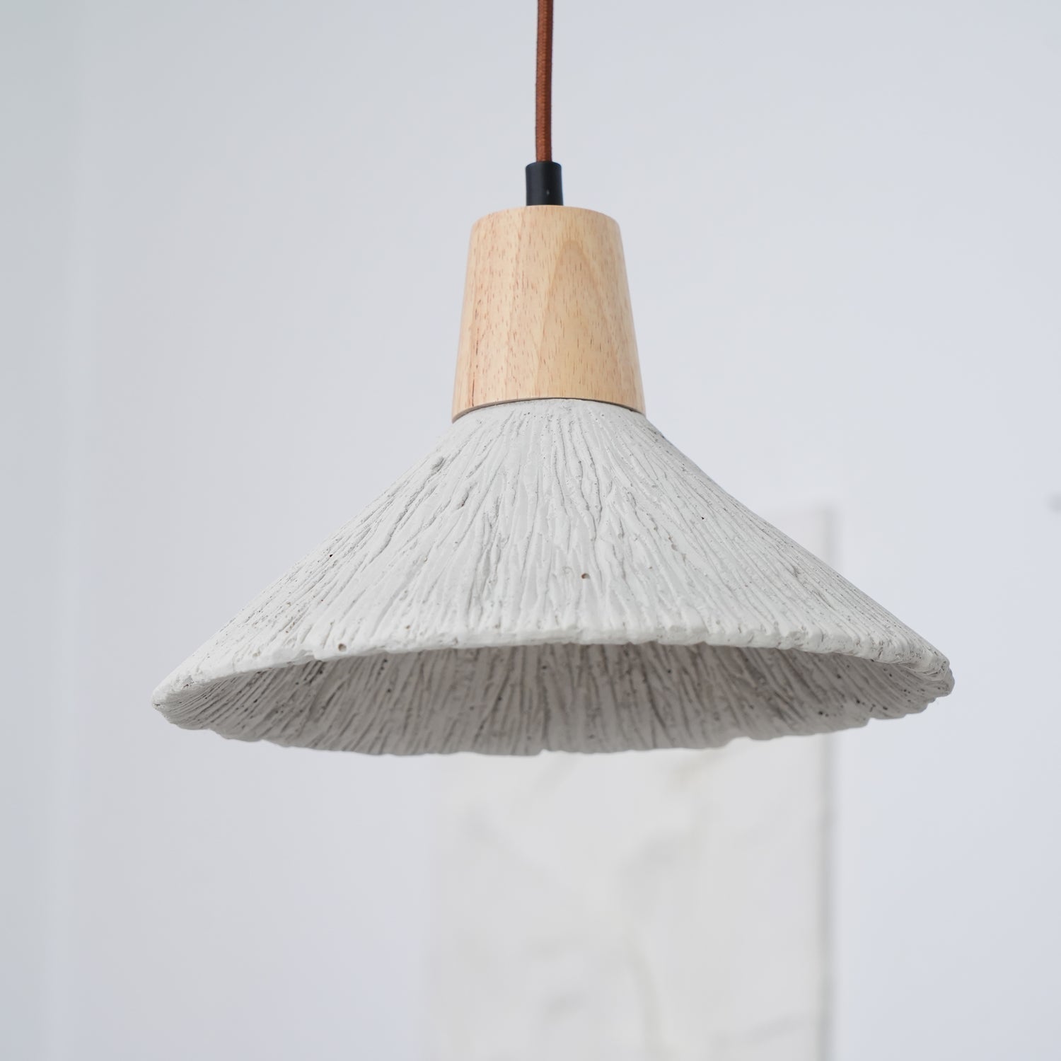 concrete-pleated-pendant-lamp-anzaz--94