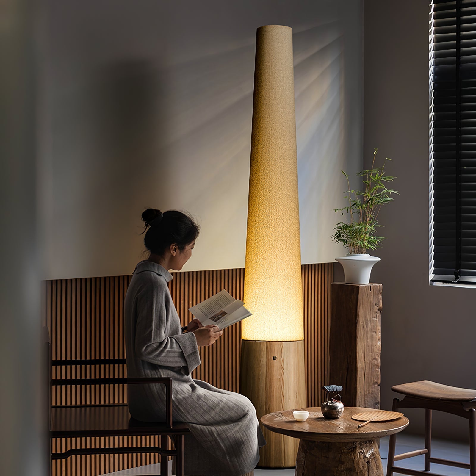 cone-wooden-floor-lamp-anzaz-Black-3