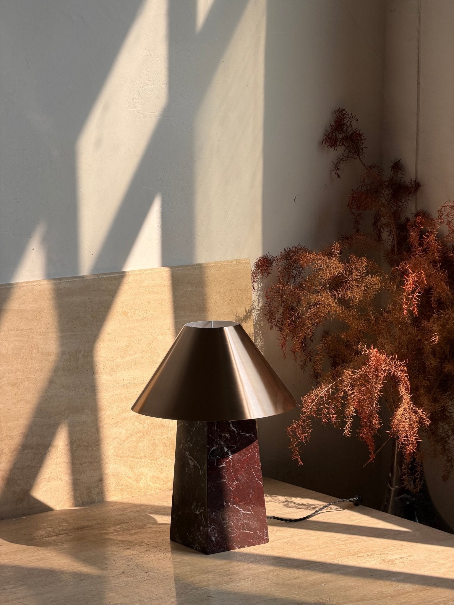 conic-marble-table-lamp-anzaz--11