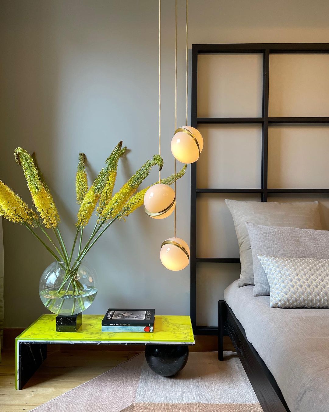 crescent-pendant-lamp-anzaz-Gold & White-4