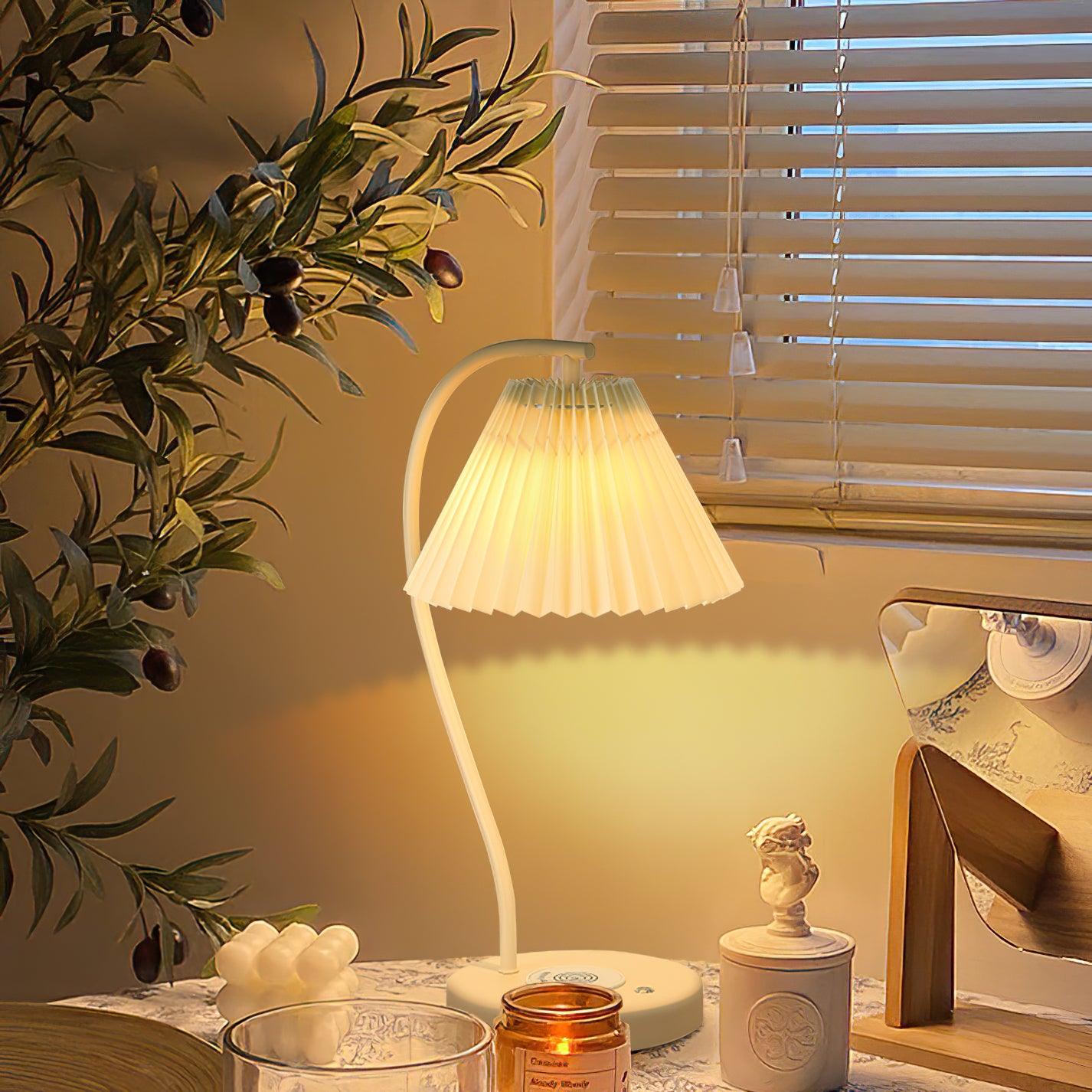 crescini-pleated-table-lamp-anzaz--11