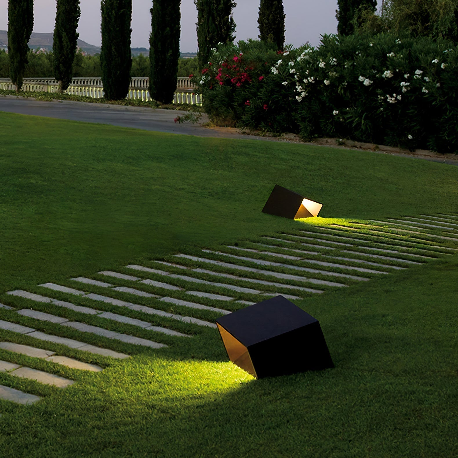 cube-garden-solar-outdoor-light-anzaz--12