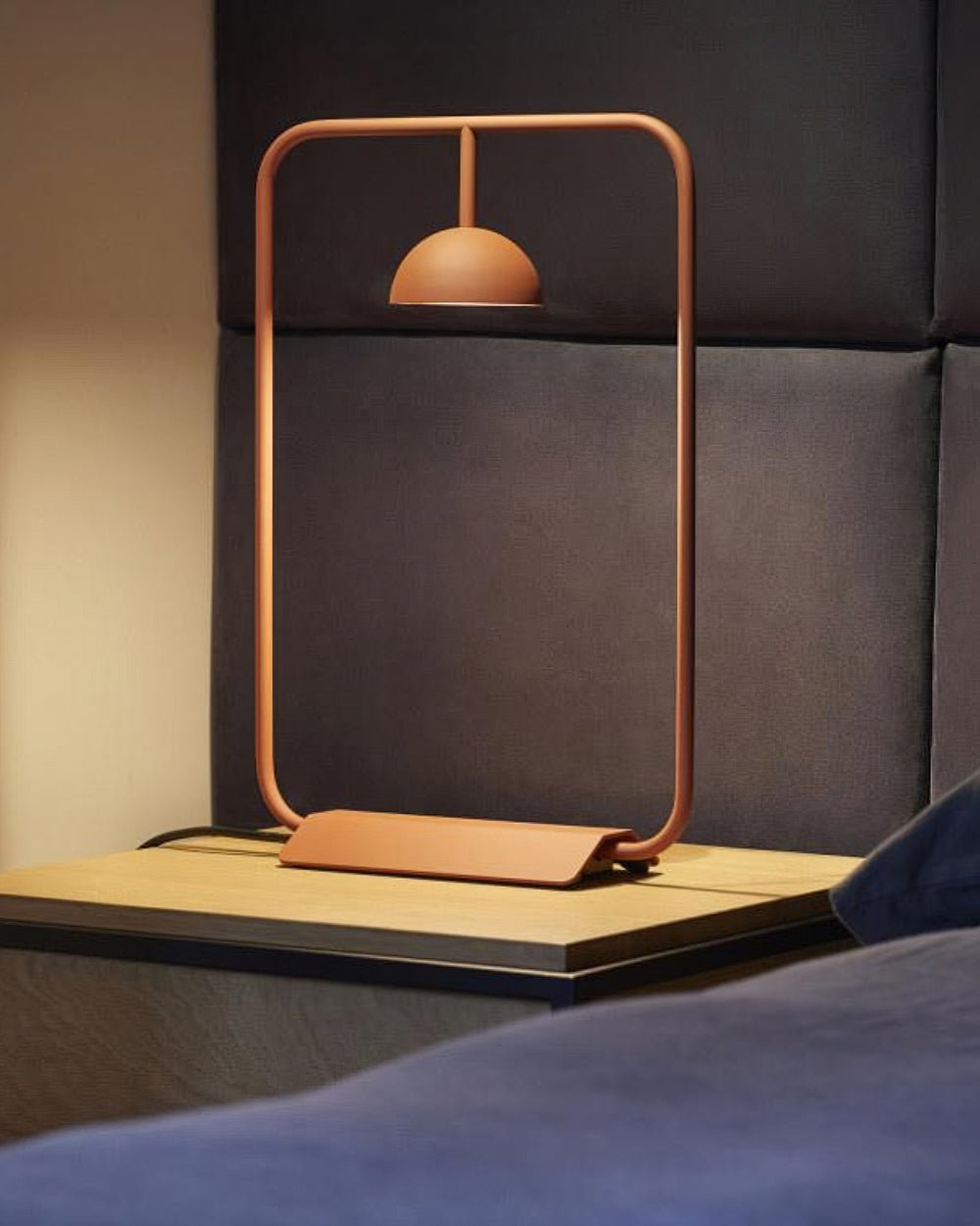 cupolina-table-lamp-anzaz-Black & Warm Light-3