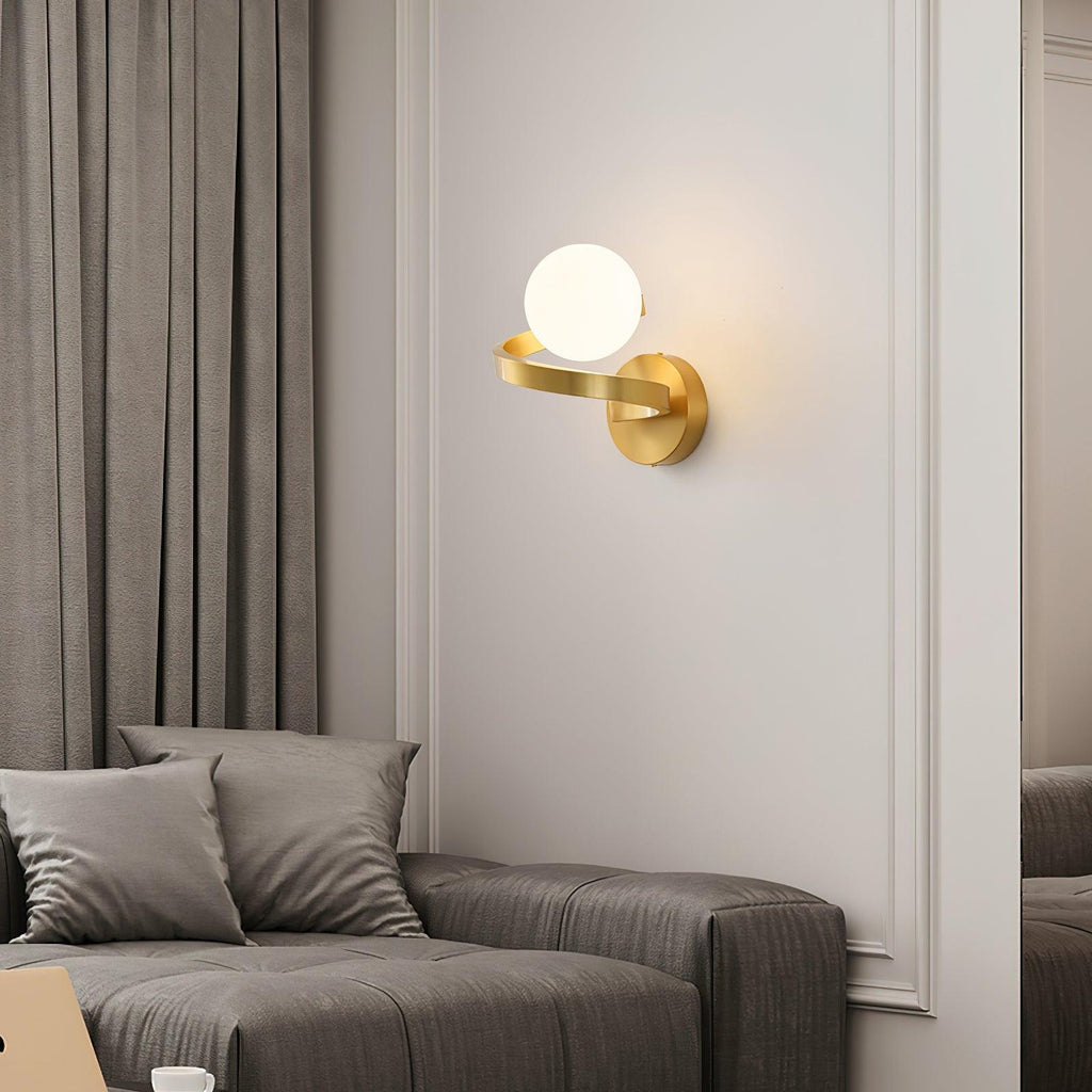 curved-brass-wall-lamp-anzaz--3