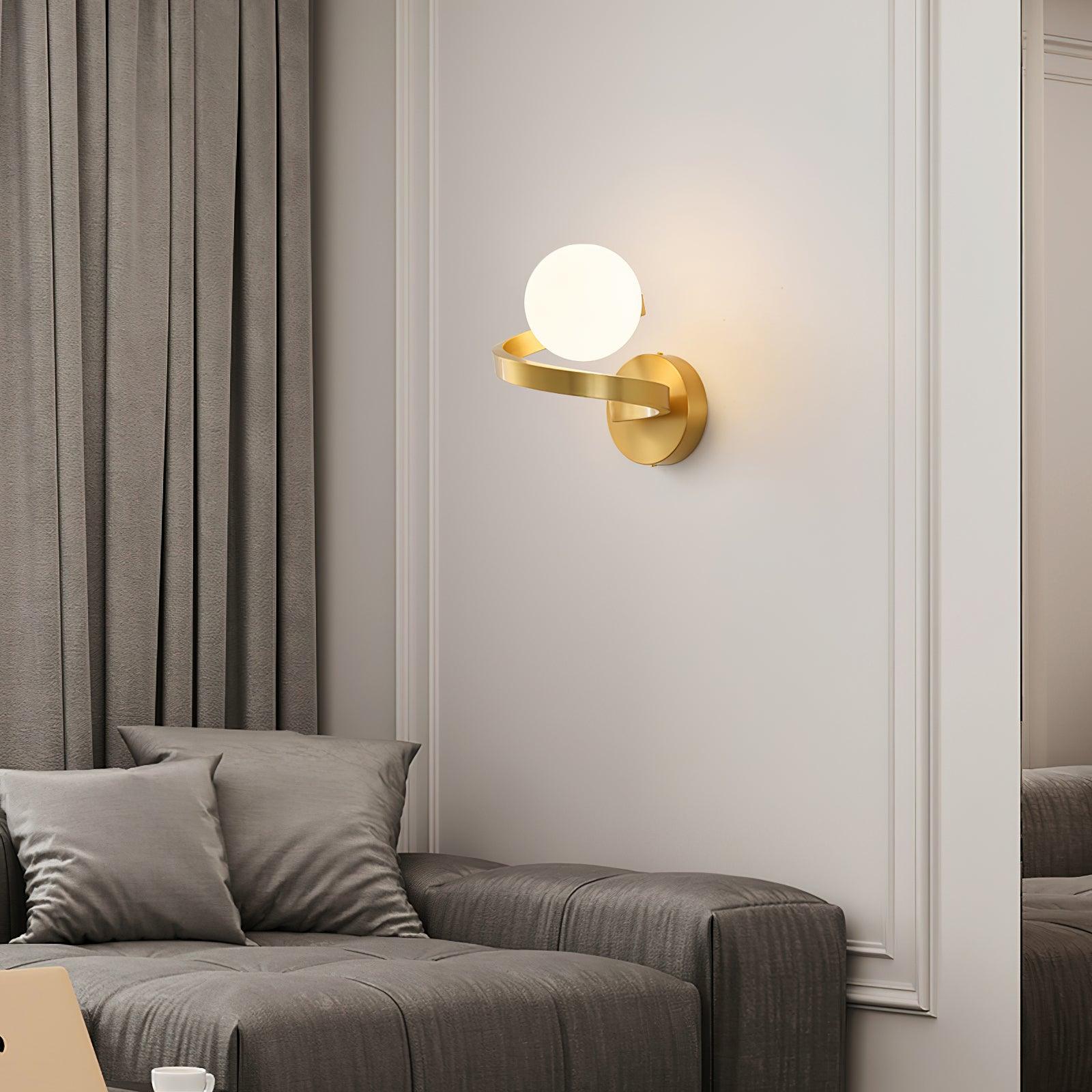 curved-brass-wall-lamp-anzaz--3
