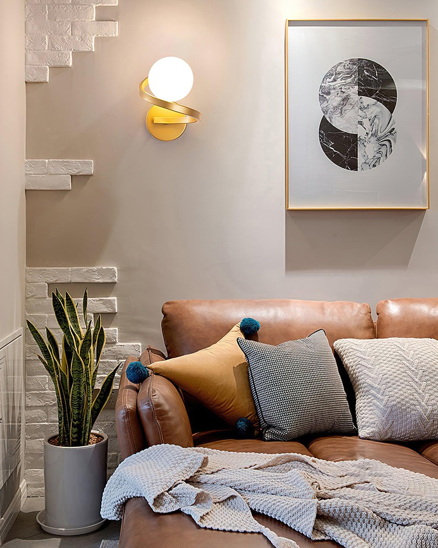 curved-brass-wall-lamp-anzaz--10