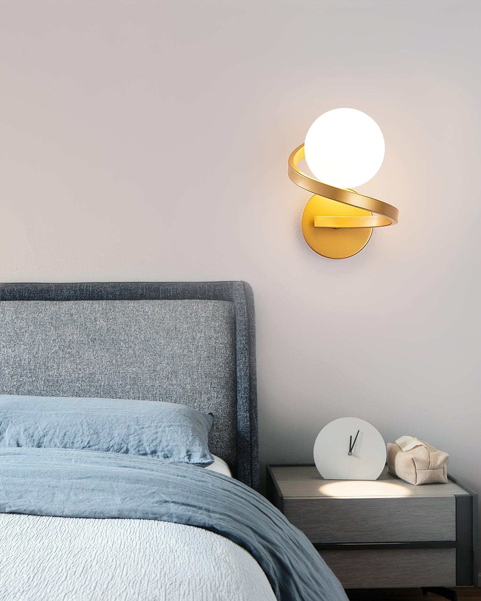 curved-brass-wall-lamp-anzaz--12