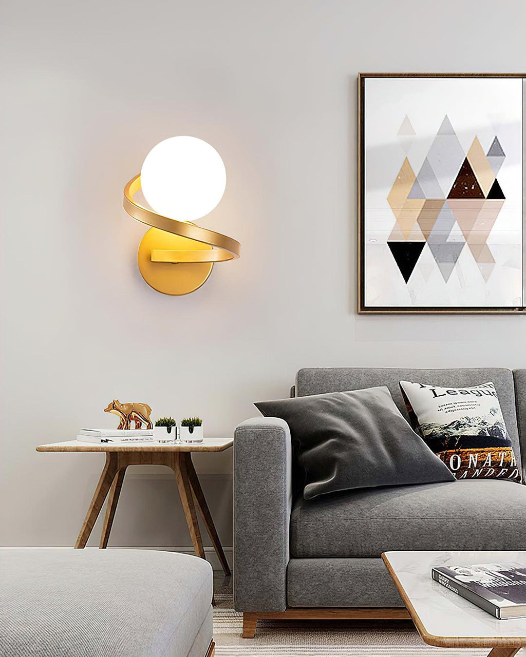 curved-brass-wall-lamp-anzaz--4