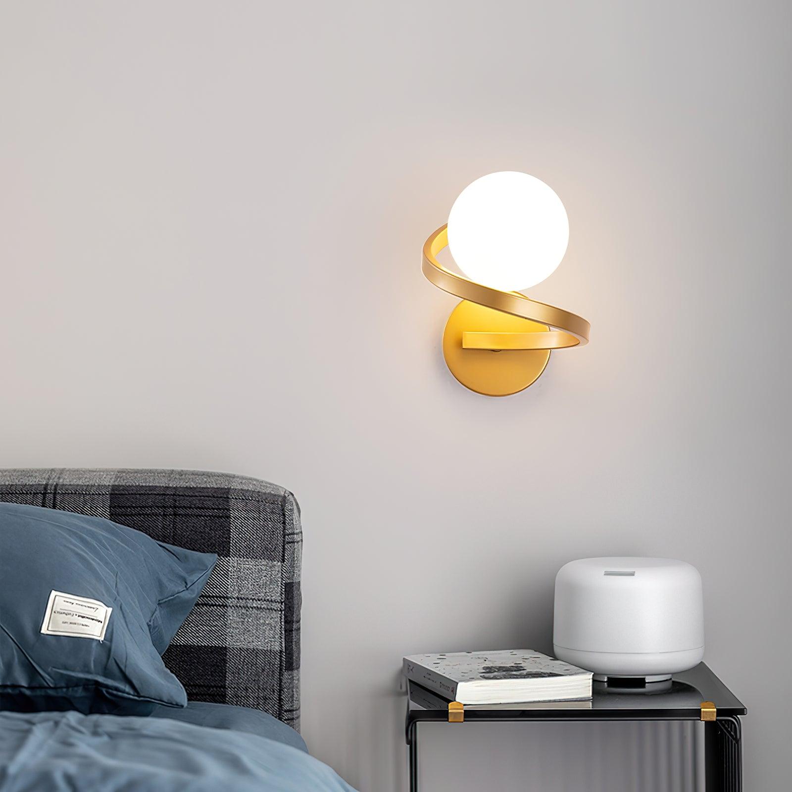 curved-brass-wall-lamp-anzaz--2