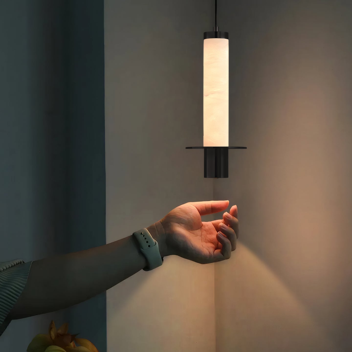 cylindrical-plinth-pendant-lamp-anzaz--2
