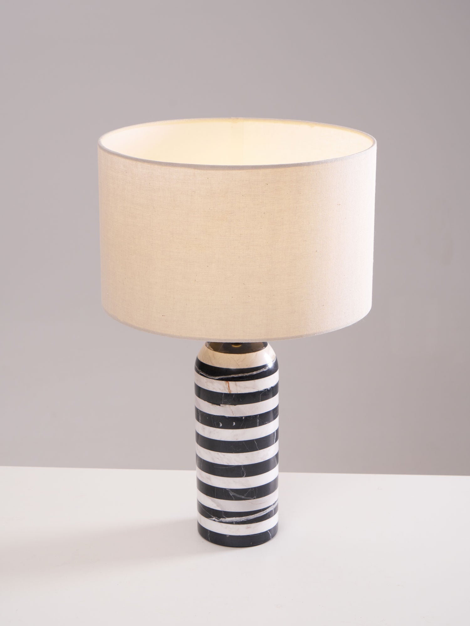 tuxedo-marble-table-lamp-anzaz--18