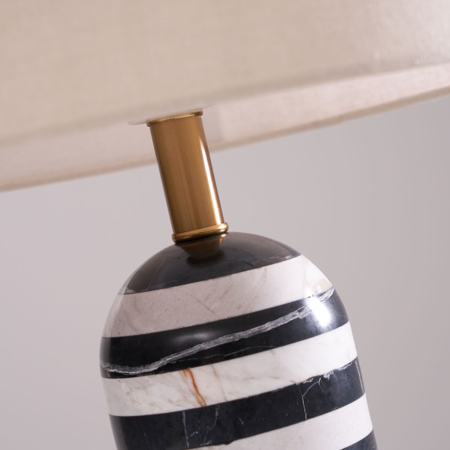 tuxedo-marble-table-lamp-anzaz--20