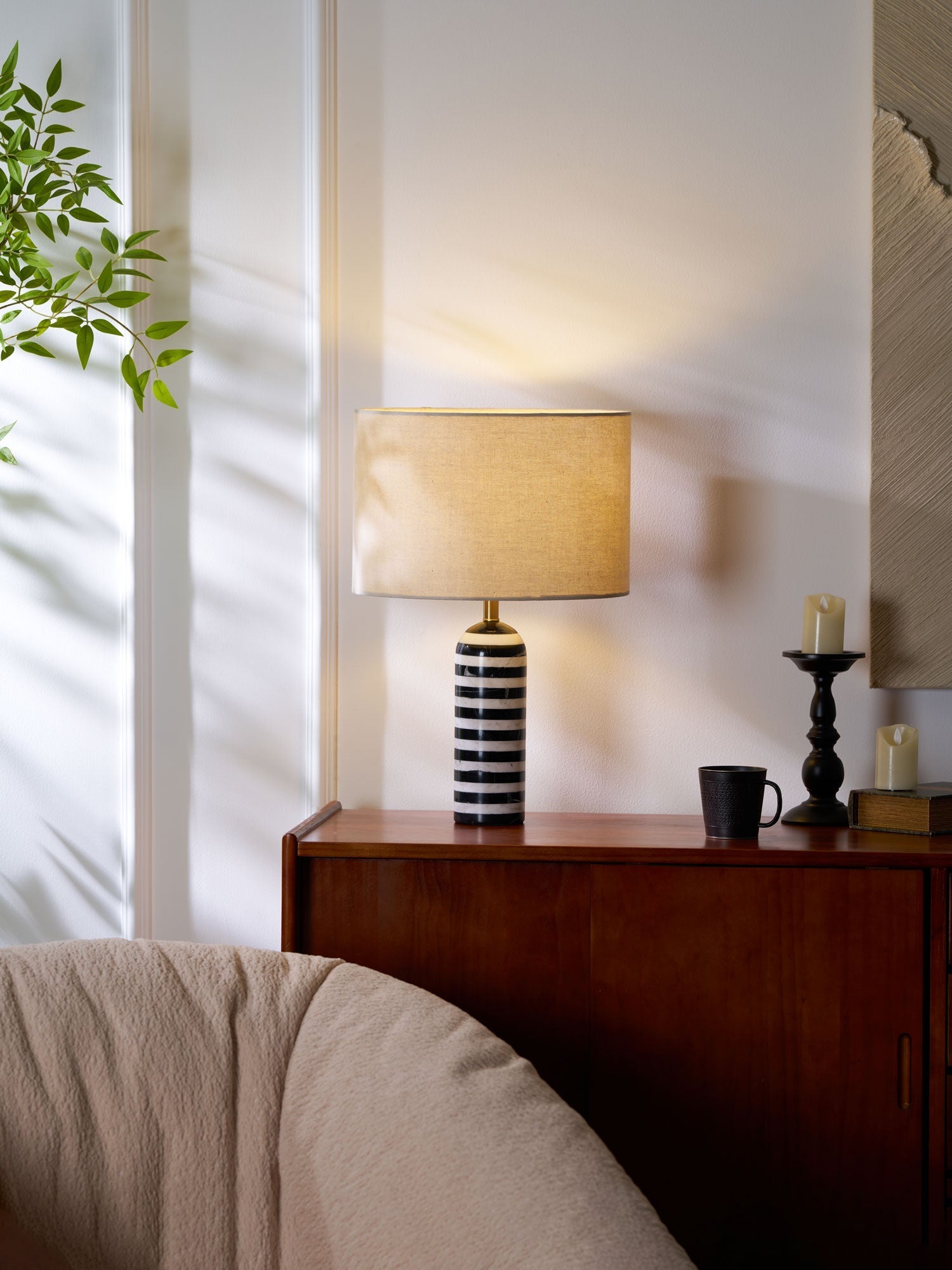 tuxedo-marble-table-lamp-anzaz--10