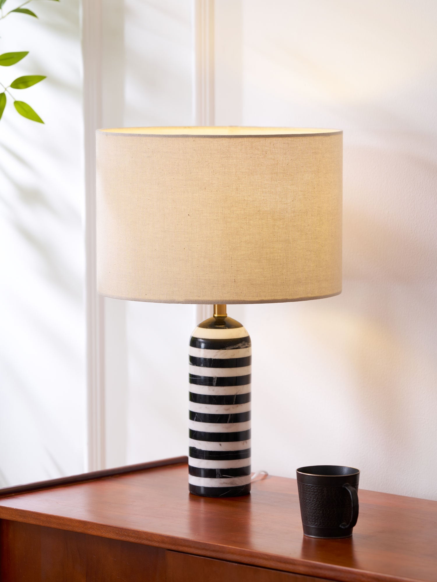 tuxedo-marble-table-lamp-anzaz--11