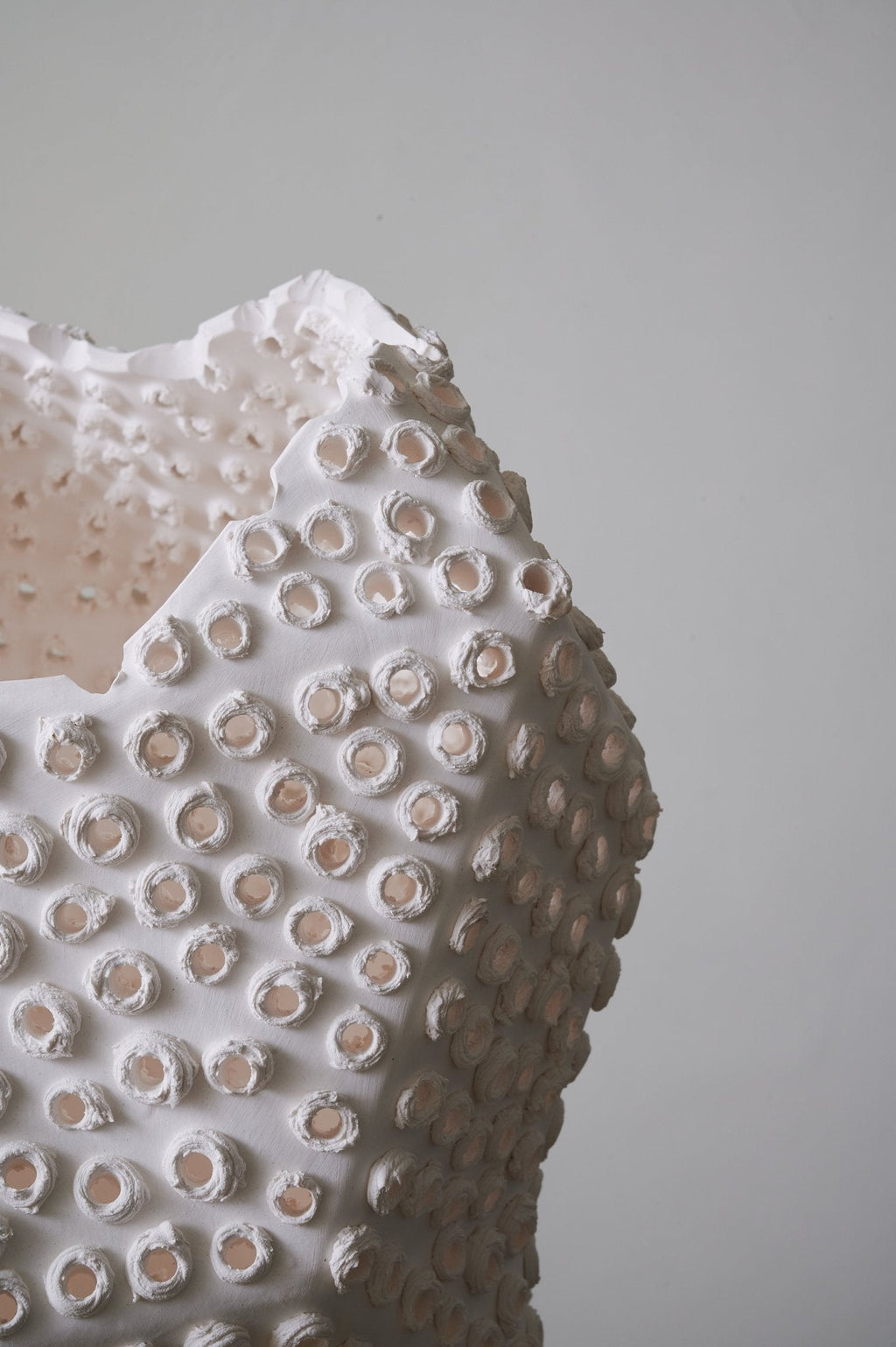 urchin-textured-ceramic-table-lamp-anzaz--16
