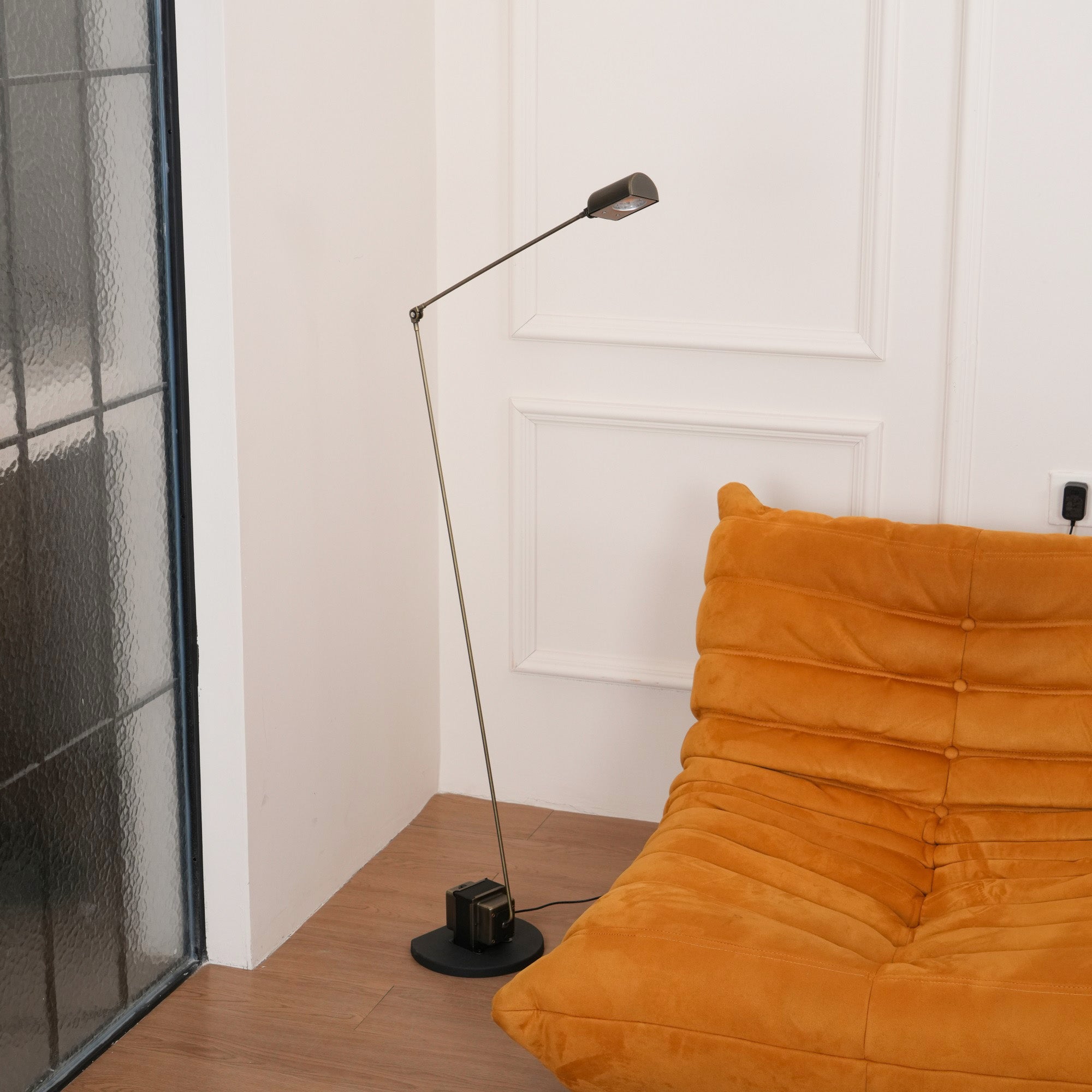 dynamo-floor-lamp-anzaz-White & RC Dimming-7
