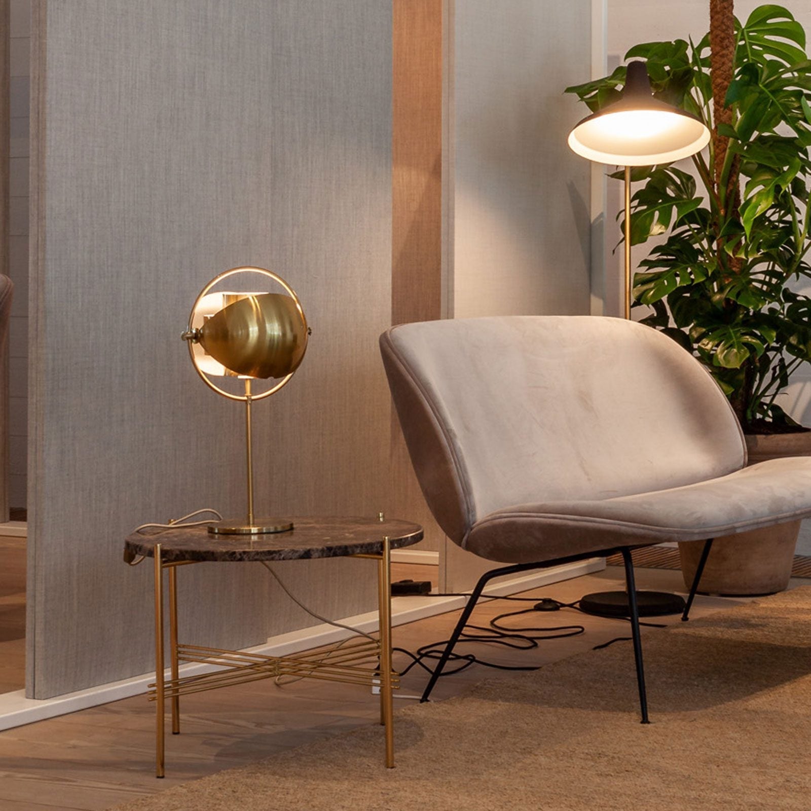 deformed-ball-table-lamp-anzaz-Gold & Black-27