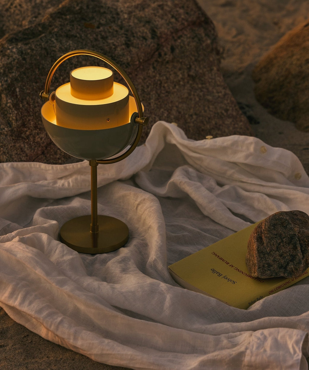 deformed-ball-table-lamp-anzaz-Chrome-7