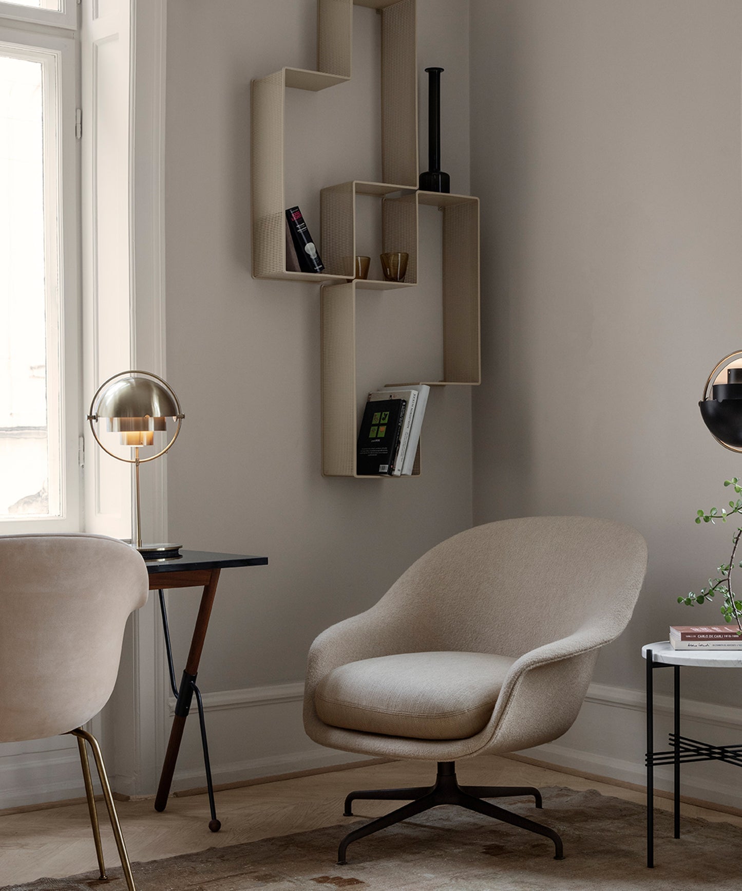 deformed-ball-table-lamp-anzaz-Chrome & White-14