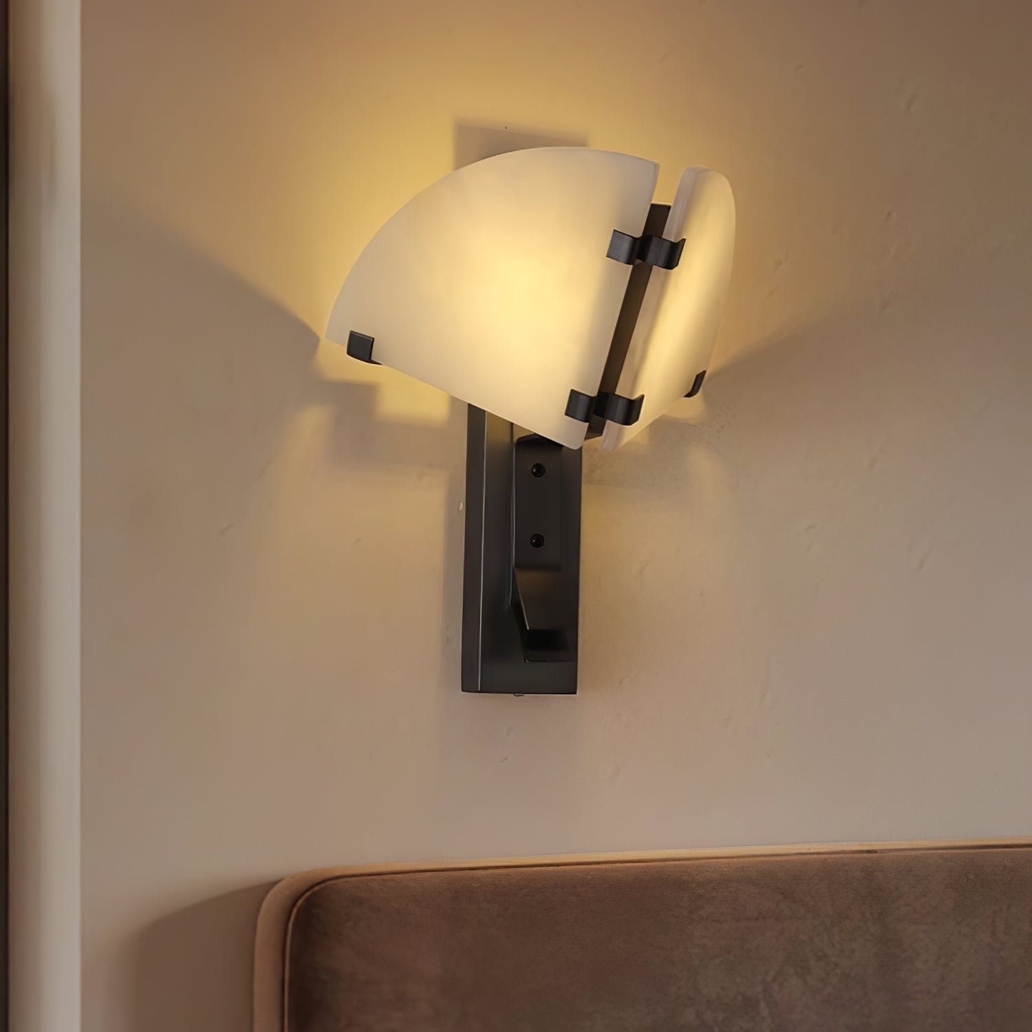 dione-alabaster-wall-light-anzaz--3