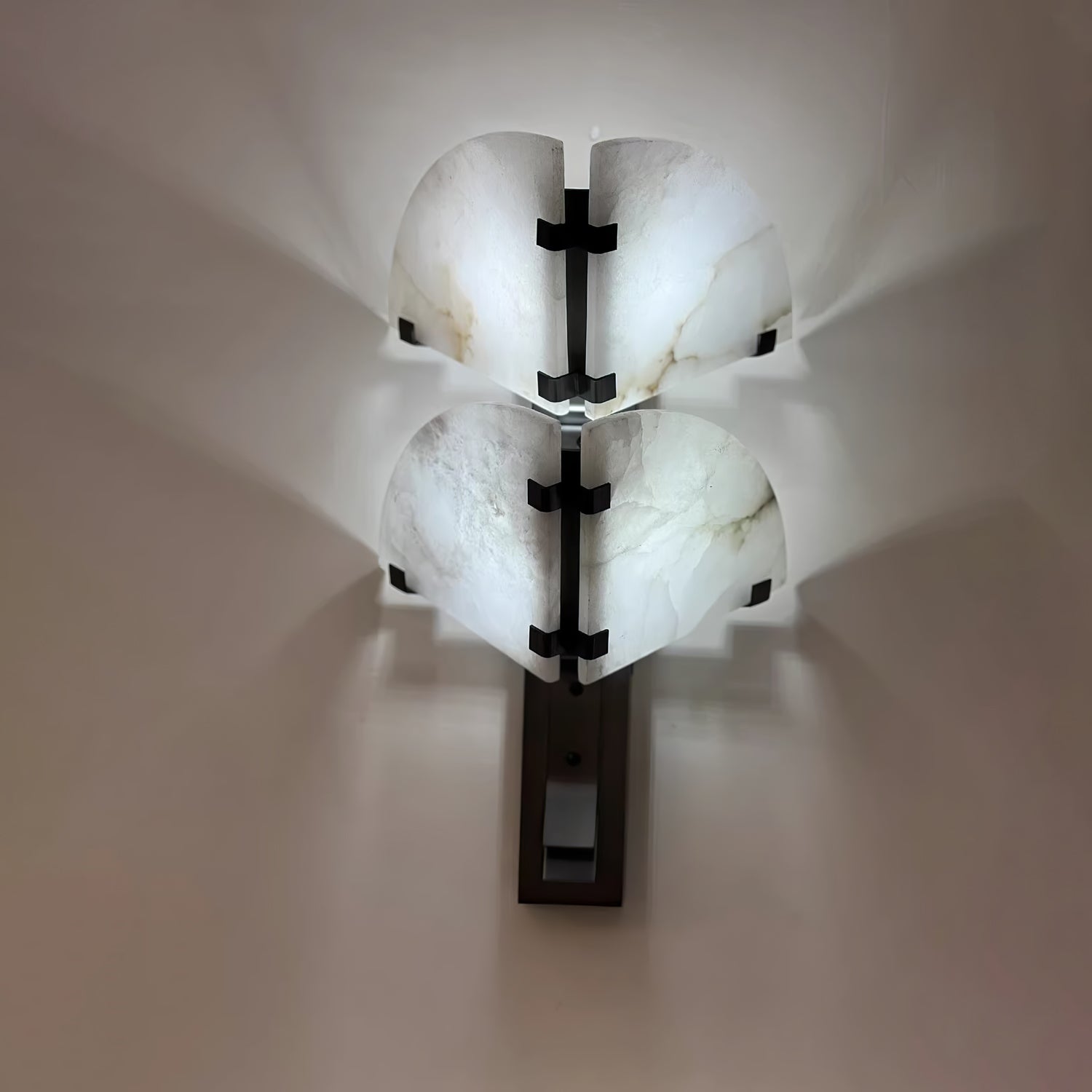 dione-alabaster-wall-light-anzaz--5