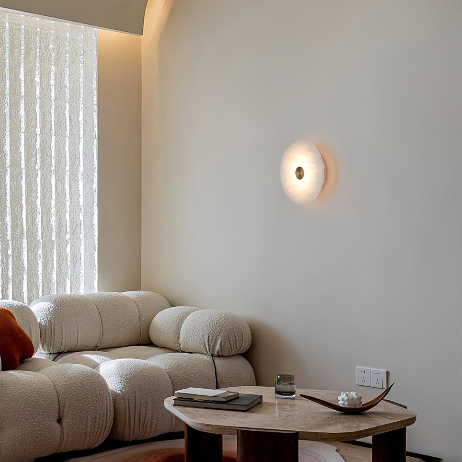disc-shaped-alabaster-wall-light-anzaz-Brass & White-7