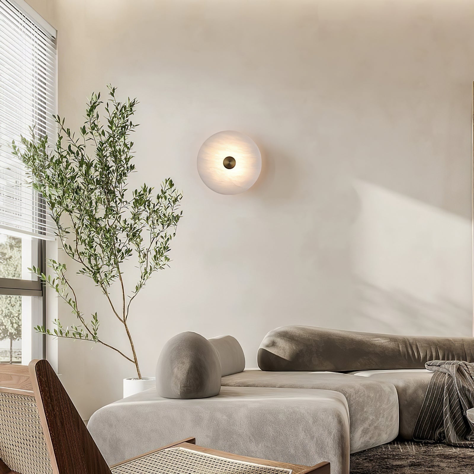 disc-shaped-alabaster-wall-light-anzaz-Brass & White-8