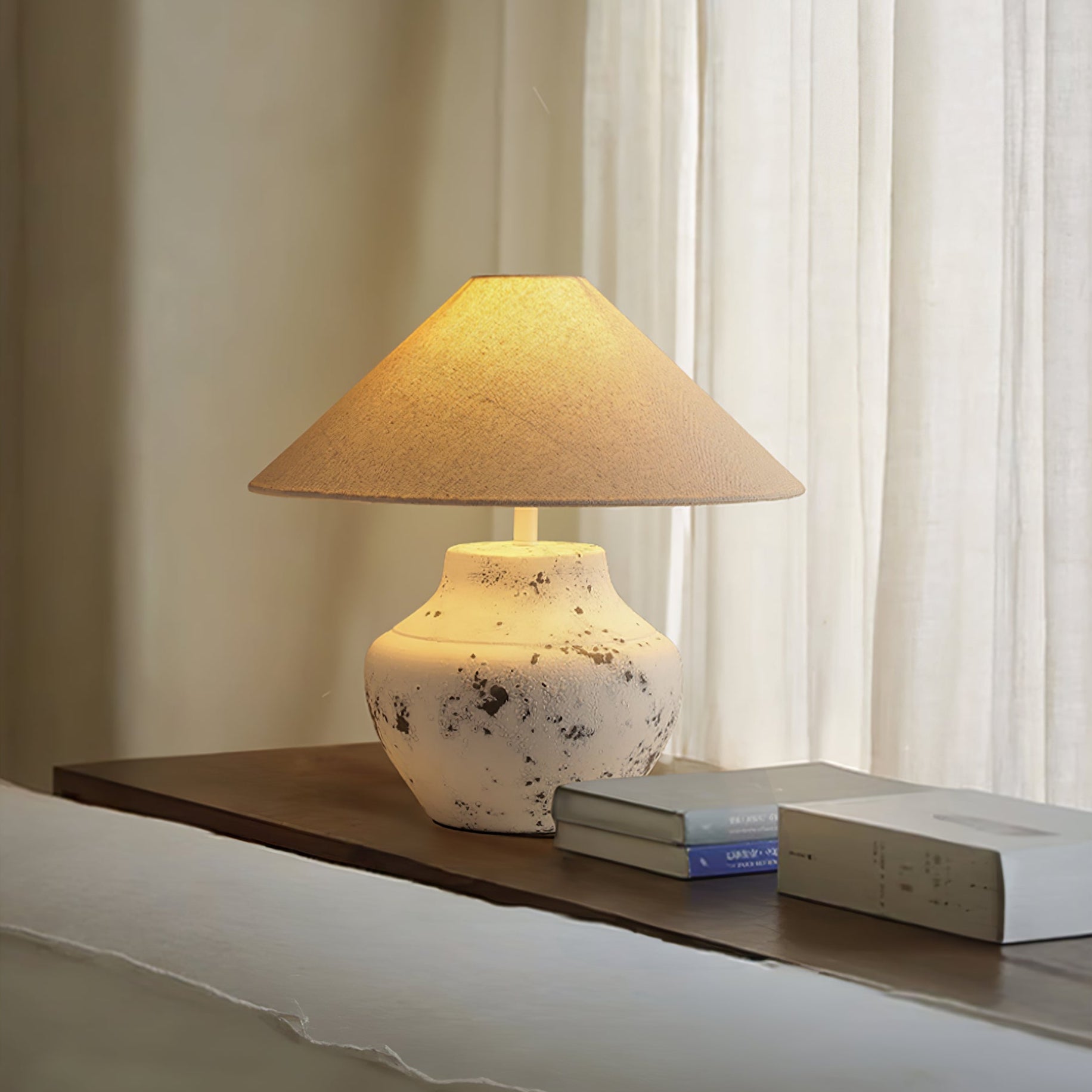 distressed-white-ceramic-table-lamp-anzaz--5