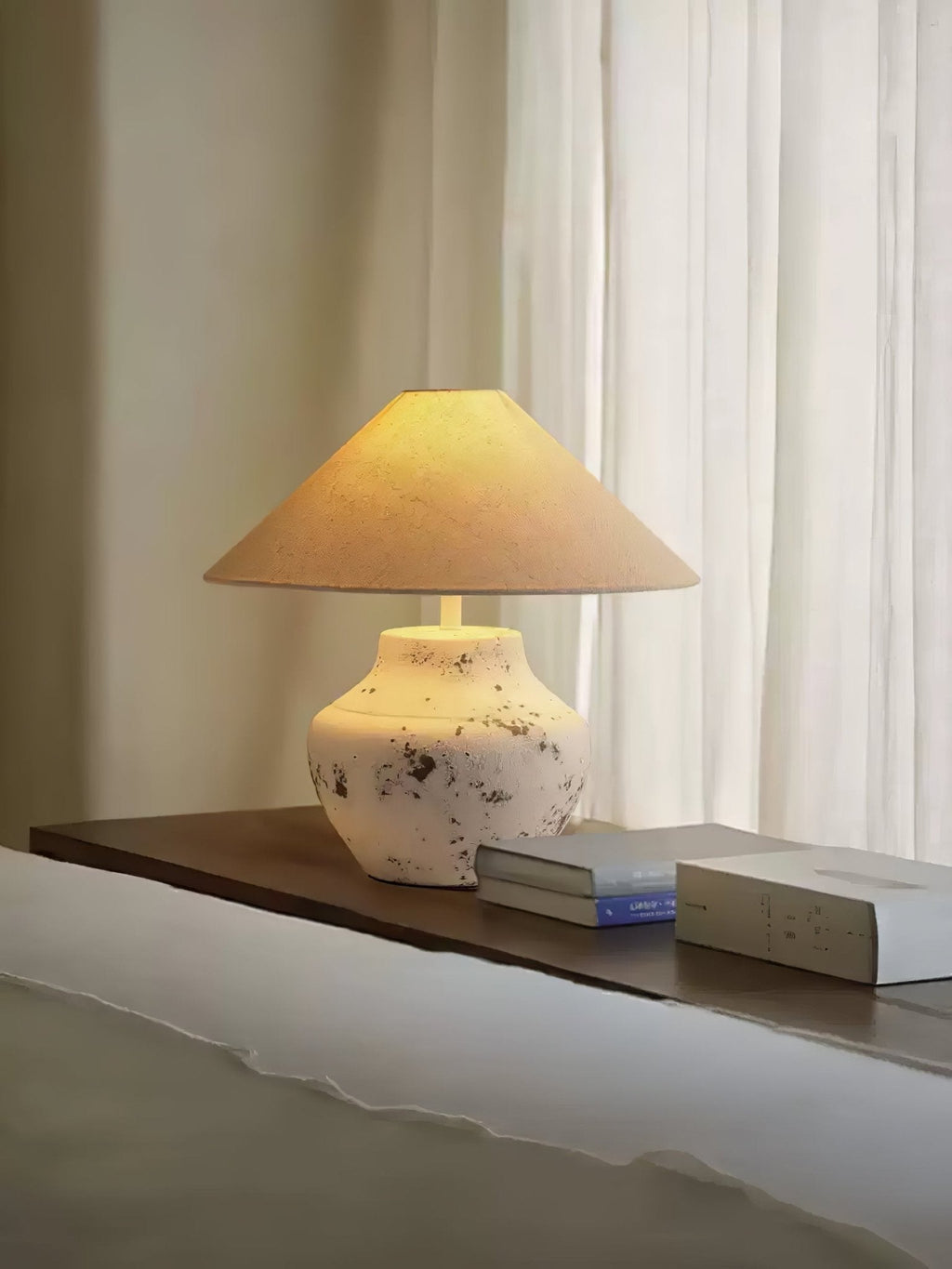 distressed-white-ceramic-table-lamp-anzaz--6