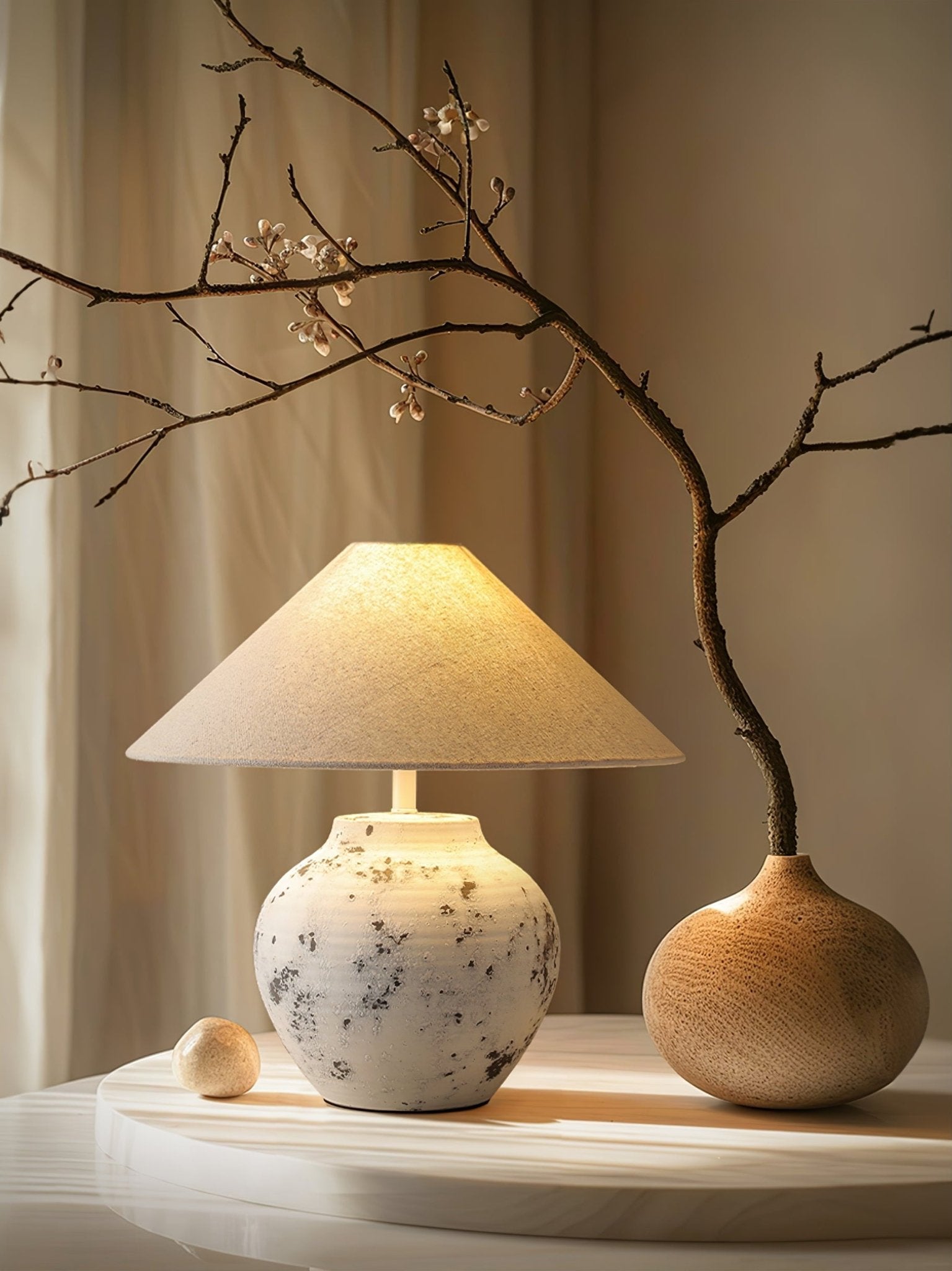 distressed-white-ceramic-table-lamp-anzaz--9