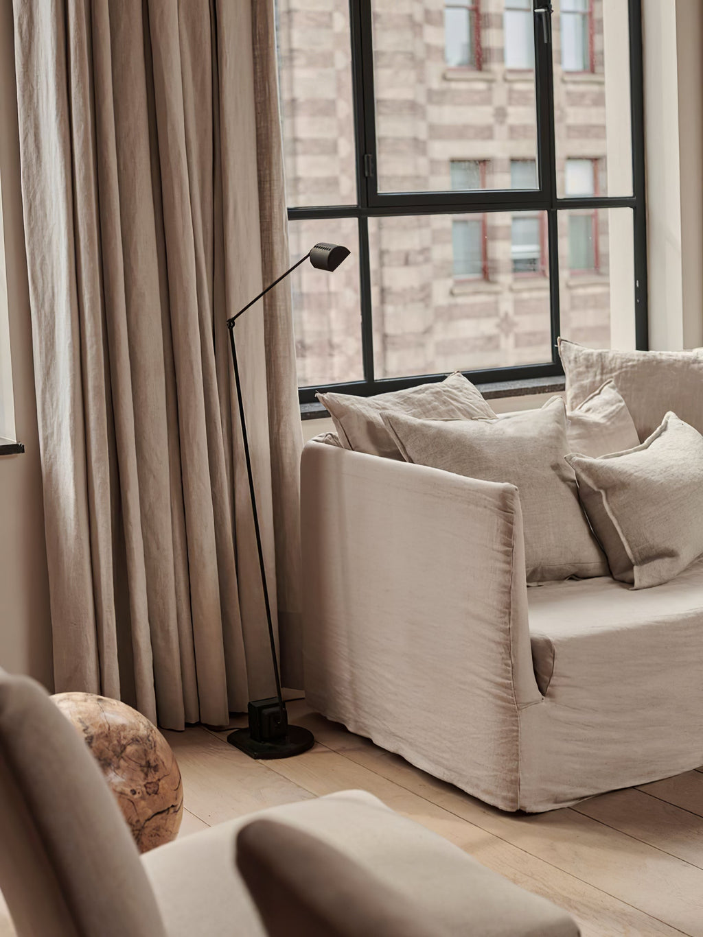 dynamo-floor-lamp-anzaz-Nickel & RC Dimming-21