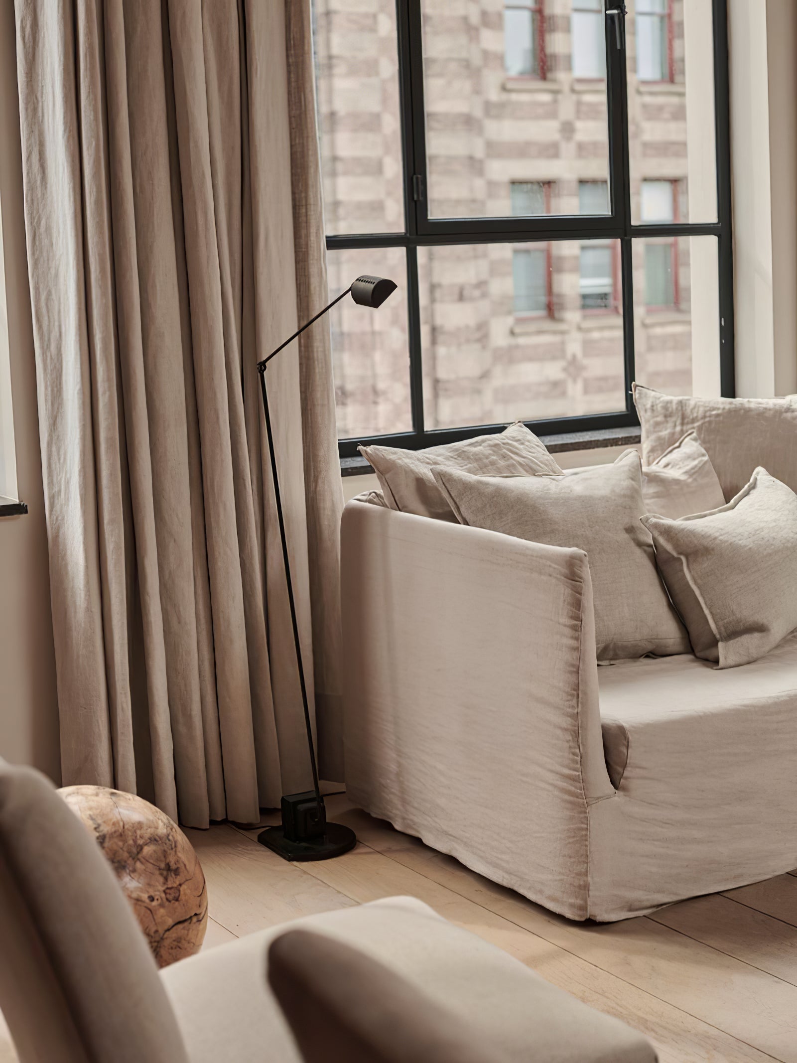 dynamo-floor-lamp-anzaz-Nickel & RC Dimming-21